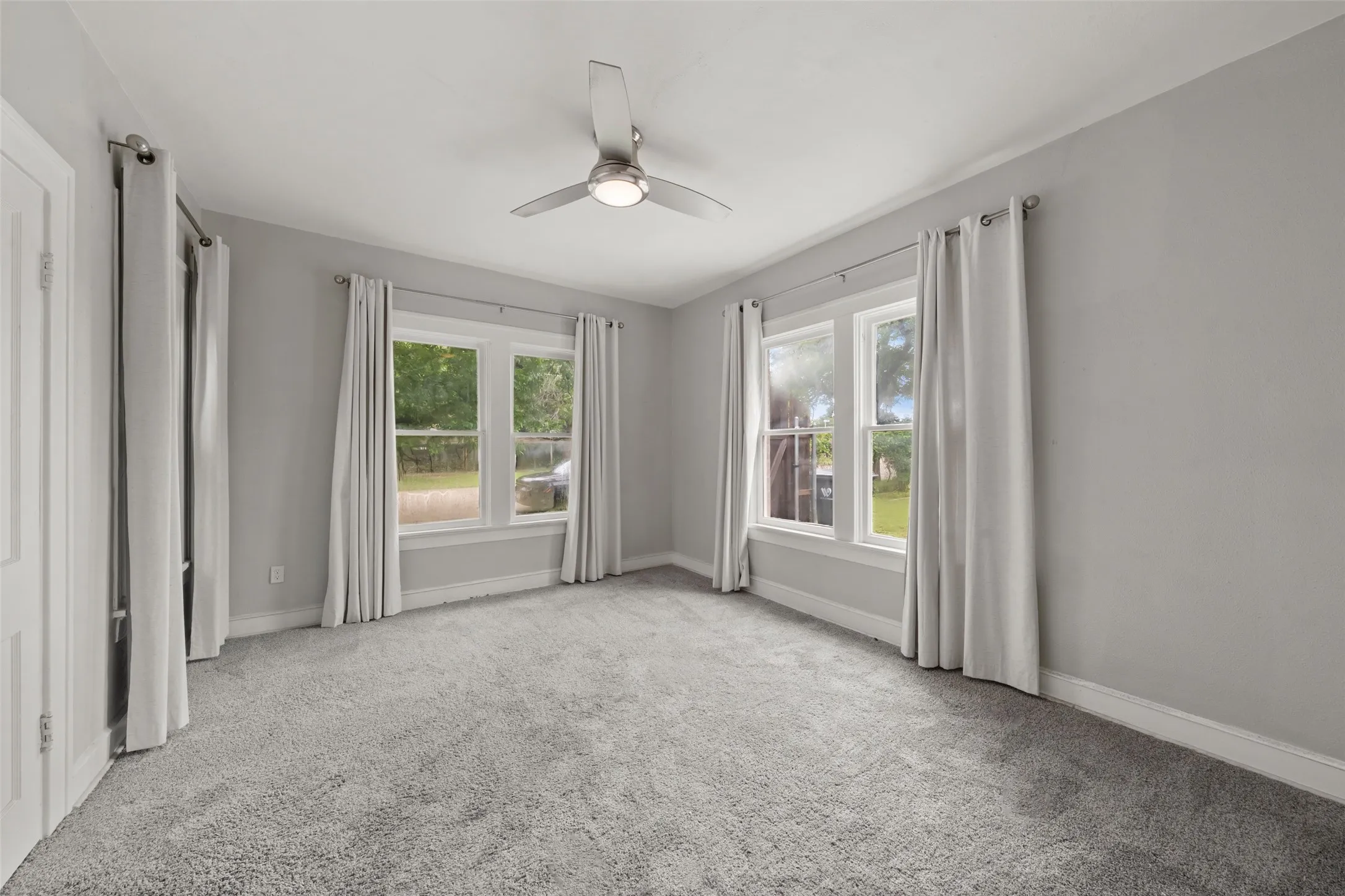 Single Family Residence For Sale in Mc Lennan County , 2600 N 17th Street, Waco, Texas 76708, 3 Bedroom, 2 Bathroom, 2 Garage spaces, 1,722 Sqft, built in 1923, mls#21301976, Real Estate Agent in Waco, Homes For Sale in Mc Lennan county, Homes For Sale in Waco, Realtor in Waco Texas, Real Estate Brokerage Independent Realty Texas, Luminita Cordes Realtor