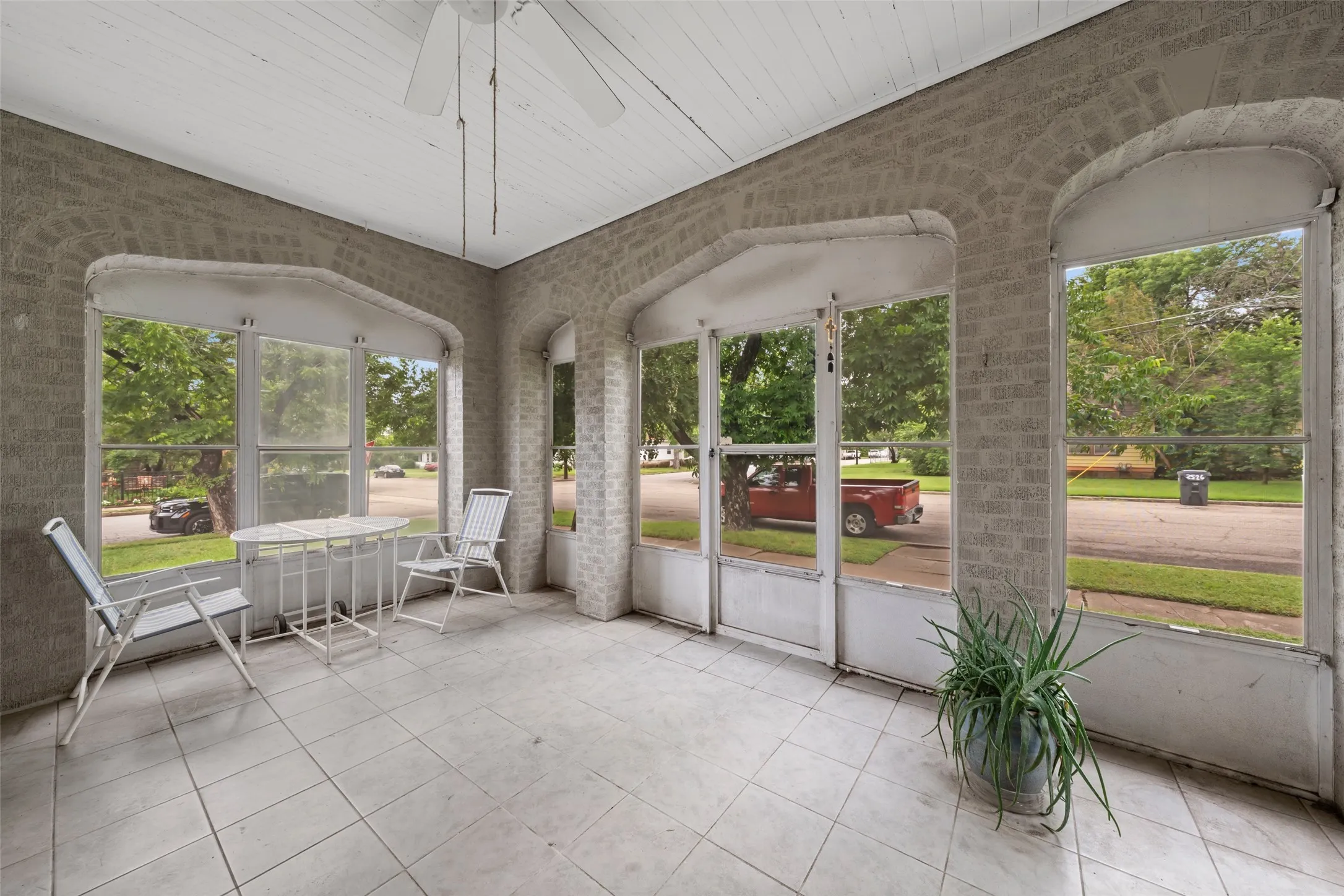 Single Family Residence For Sale in Mc Lennan County , 2600 N 17th Street, Waco, Texas 76708, 3 Bedroom, 2 Bathroom, 2 Garage spaces, 1,722 Sqft, built in 1923, mls#21301976, Real Estate Agent in Waco, Homes For Sale in Mc Lennan county, Homes For Sale in Waco, Realtor in Waco Texas, Real Estate Brokerage Independent Realty Texas, Luminita Cordes Realtor