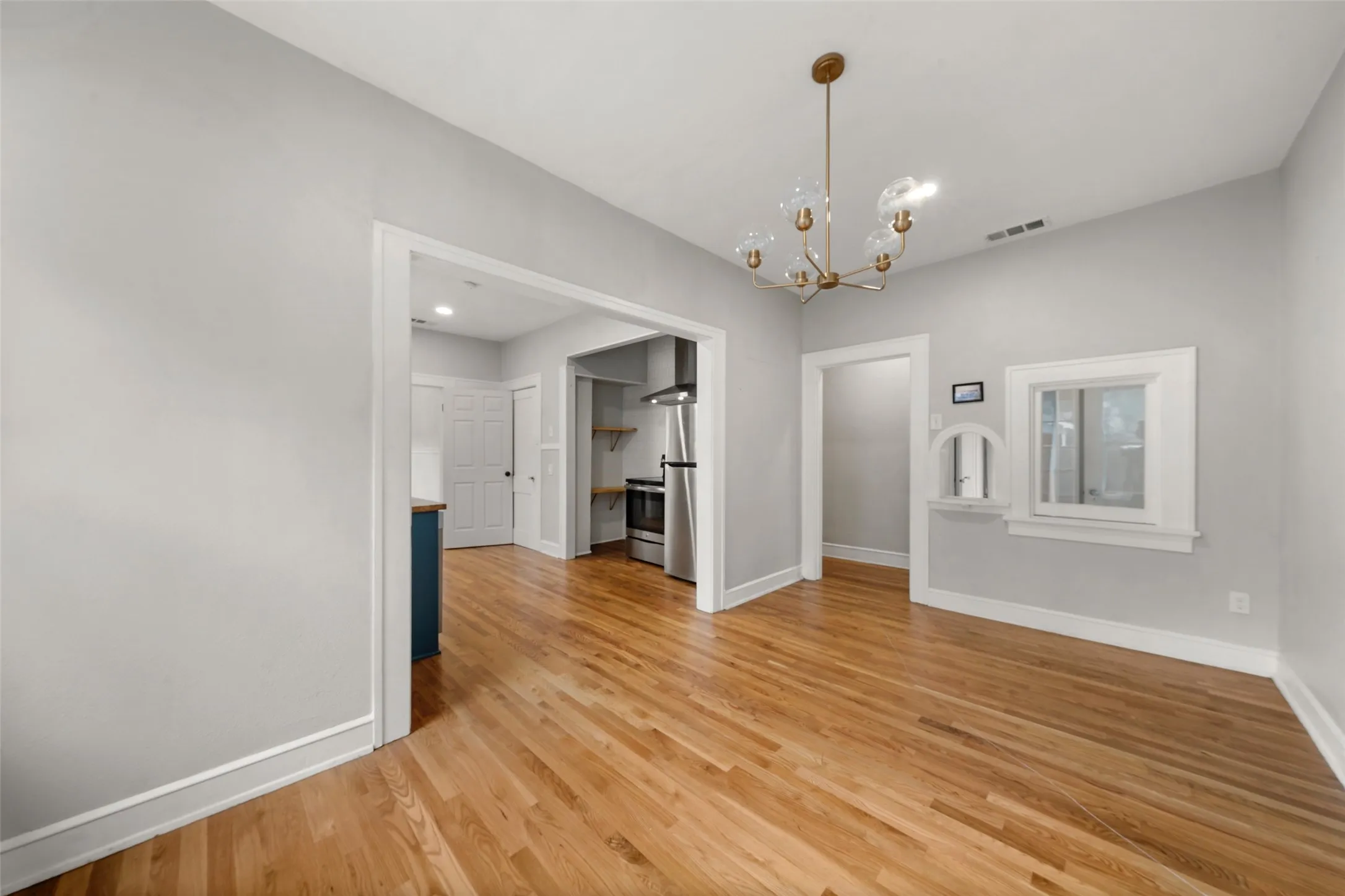 Single Family Residence For Sale in Mc Lennan County , 2600 N 17th Street, Waco, Texas 76708, 3 Bedroom, 2 Bathroom, 2 Garage spaces, 1,722 Sqft, built in 1923, mls#21301976, Real Estate Agent in Waco, Homes For Sale in Mc Lennan county, Homes For Sale in Waco, Realtor in Waco Texas, Real Estate Brokerage Independent Realty Texas, Luminita Cordes Realtor