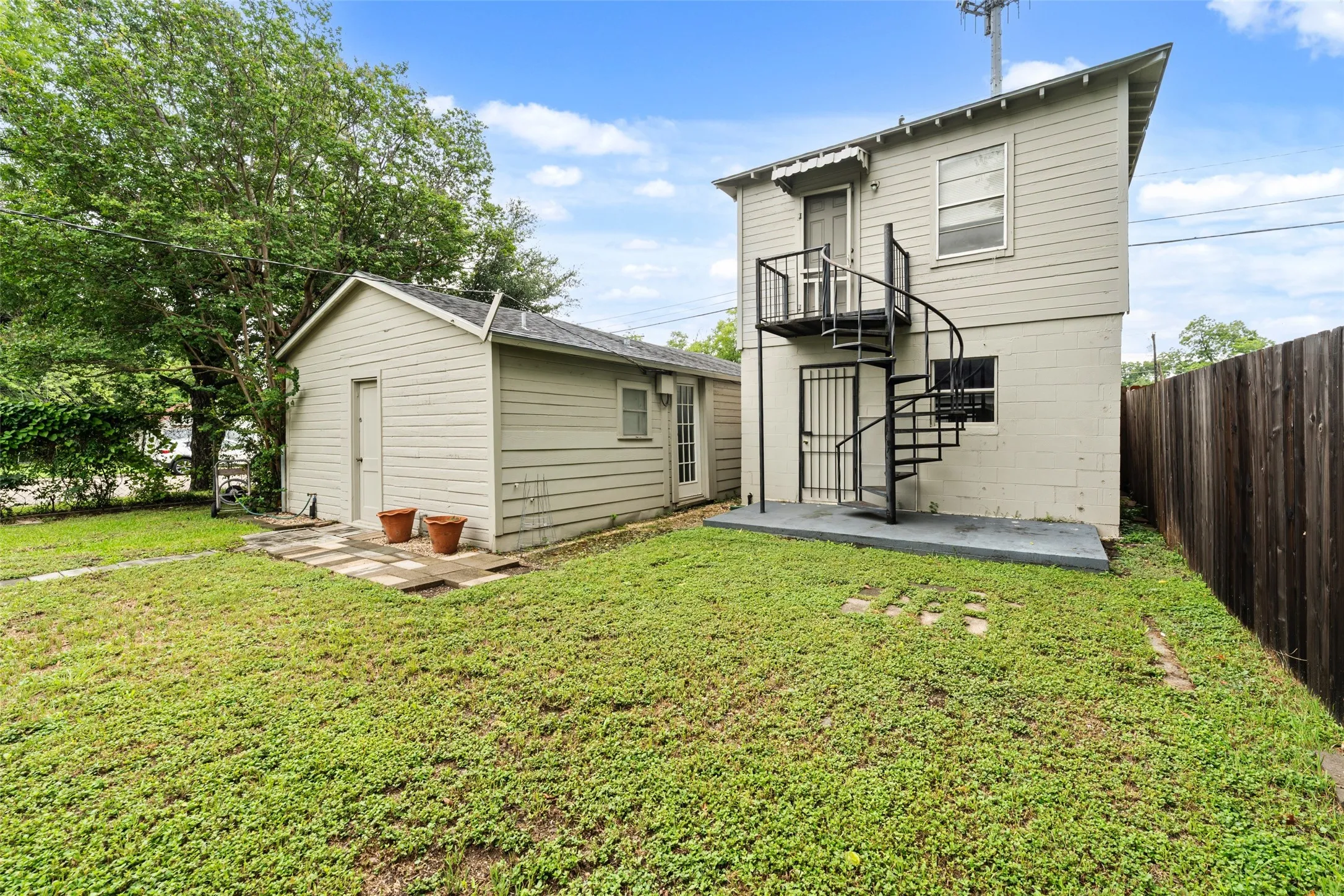Single Family Residence For Sale in Mc Lennan County , 2600 N 17th Street, Waco, Texas 76708, 3 Bedroom, 2 Bathroom, 2 Garage spaces, 1,722 Sqft, built in 1923, mls#21301976, Real Estate Agent in Waco, Homes For Sale in Mc Lennan county, Homes For Sale in Waco, Realtor in Waco Texas, Real Estate Brokerage Independent Realty Texas, Luminita Cordes Realtor