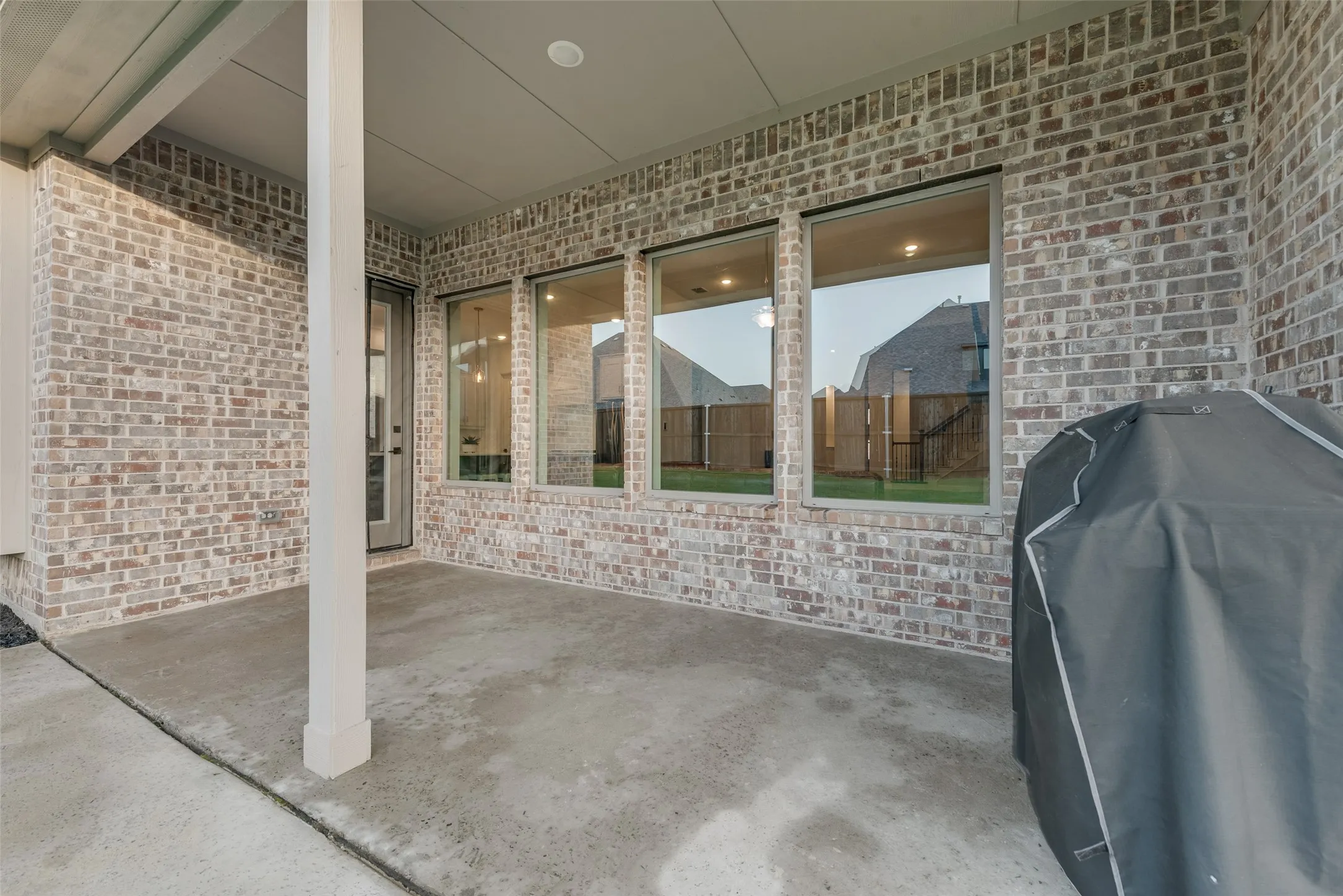 Single Family Residence For Sale in Rockwall County , 1302 Middleton Drive, Rockwall, Texas 75087, 5 Bedroom, 5 Bathroom, 3 Garage spaces, 3,668 Sqft, built in 2021, mls#21303163, Real Estate Agent in Rockwall, Homes For Sale in Rockwall county, Homes For Sale in Rockwall, Realtor in Rockwall Texas, Real Estate Brokerage Independent Realty Texas, Luminita Cordes Realtor