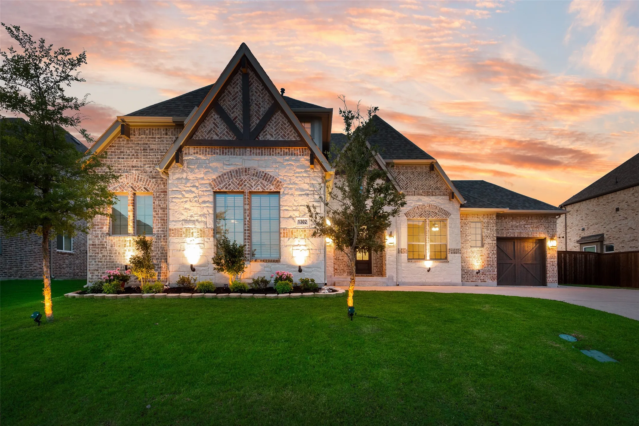 Single Family Residence For Sale in Rockwall County , 1302 Middleton Drive, Rockwall, Texas 75087, 5 Bedroom, 5 Bathroom, 3 Garage spaces, 3,668 Sqft, built in 2021, mls#21303163, Real Estate Agent in Rockwall, Homes For Sale in Rockwall county, Homes For Sale in Rockwall, Realtor in Rockwall Texas, Real Estate Brokerage Independent Realty Texas, Luminita Cordes Realtor