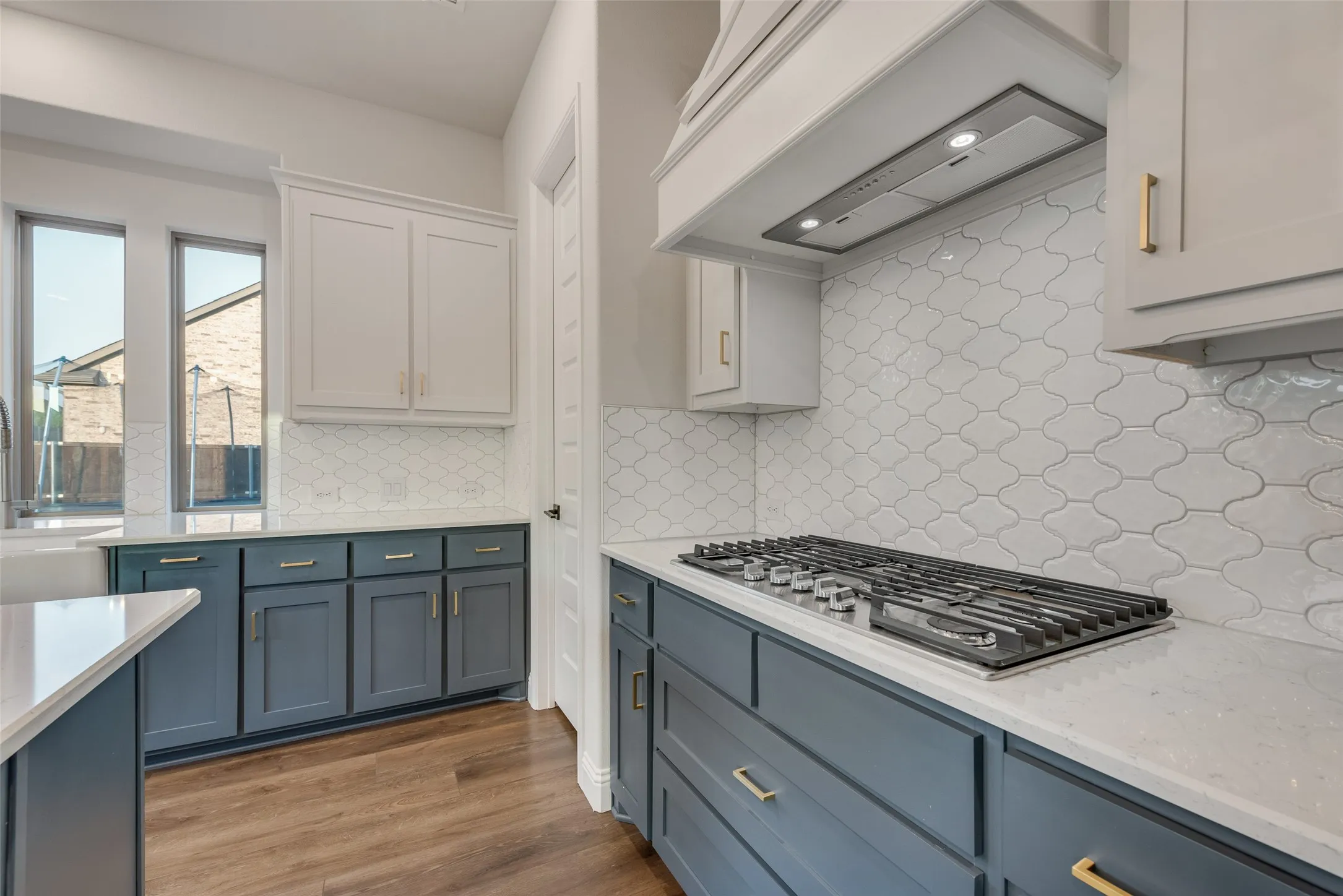 Single Family Residence For Sale in Rockwall County , 1302 Middleton Drive, Rockwall, Texas 75087, 5 Bedroom, 5 Bathroom, 3 Garage spaces, 3,668 Sqft, built in 2021, mls#21303163, Real Estate Agent in Rockwall, Homes For Sale in Rockwall county, Homes For Sale in Rockwall, Realtor in Rockwall Texas, Real Estate Brokerage Independent Realty Texas, Luminita Cordes Realtor