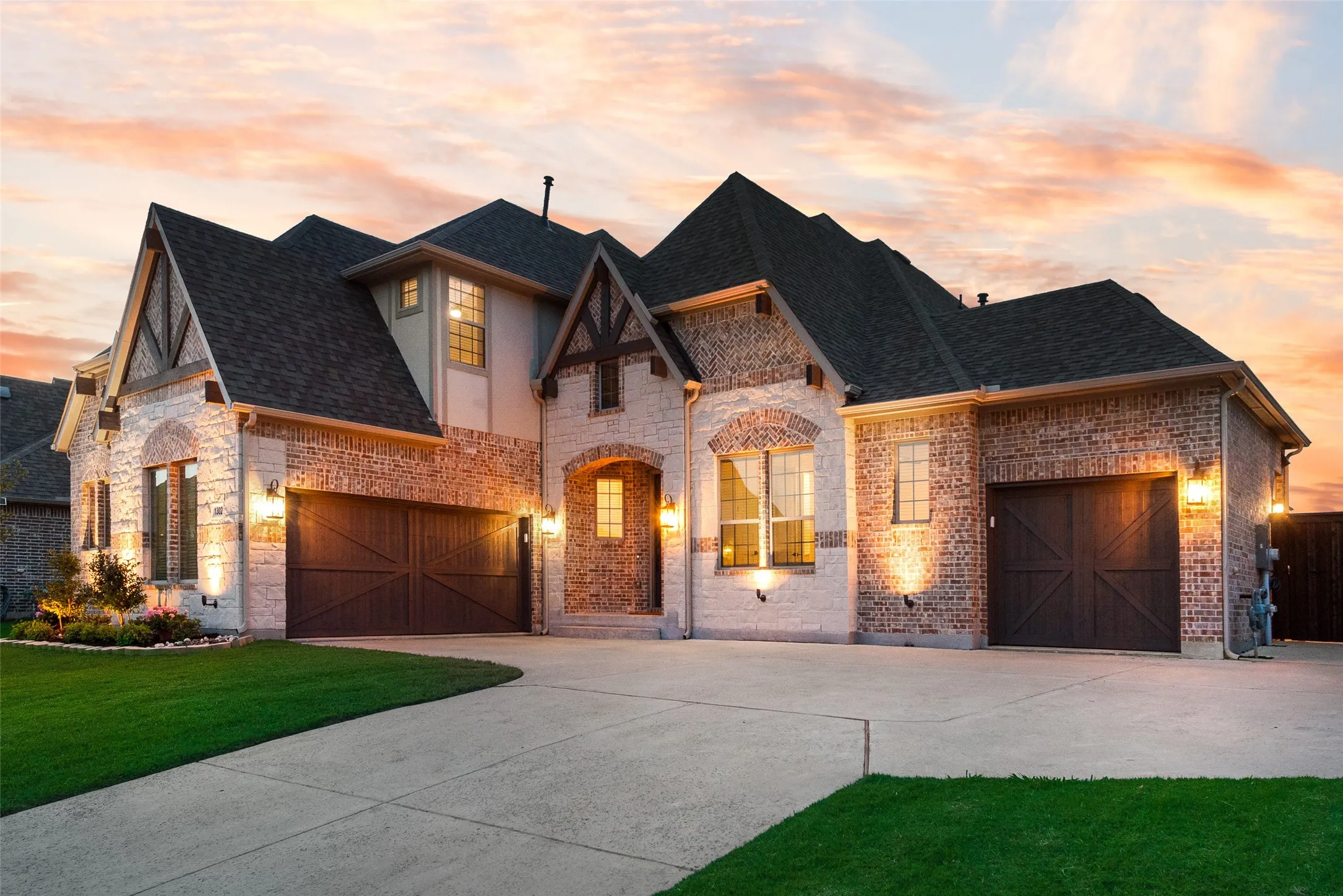 Single Family Residence For Sale in Rockwall County , 1302 Middleton Drive, Rockwall, Texas 75087, 5 Bedroom, 5 Bathroom, 3 Garage spaces, 3,668 Sqft, built in 2021, mls#21303163, Real Estate Agent in Rockwall, Homes For Sale in Rockwall county, Homes For Sale in Rockwall, Realtor in Rockwall Texas, Real Estate Brokerage Independent Realty Texas, Luminita Cordes Realtor