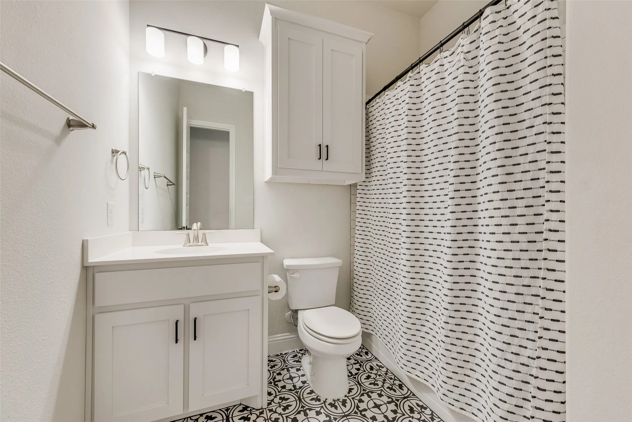 Single Family Residence For Sale in Rockwall County , 1302 Middleton Drive, Rockwall, Texas 75087, 5 Bedroom, 5 Bathroom, 3 Garage spaces, 3,668 Sqft, built in 2021, mls#21303163, Real Estate Agent in Rockwall, Homes For Sale in Rockwall county, Homes For Sale in Rockwall, Realtor in Rockwall Texas, Real Estate Brokerage Independent Realty Texas, Luminita Cordes Realtor
