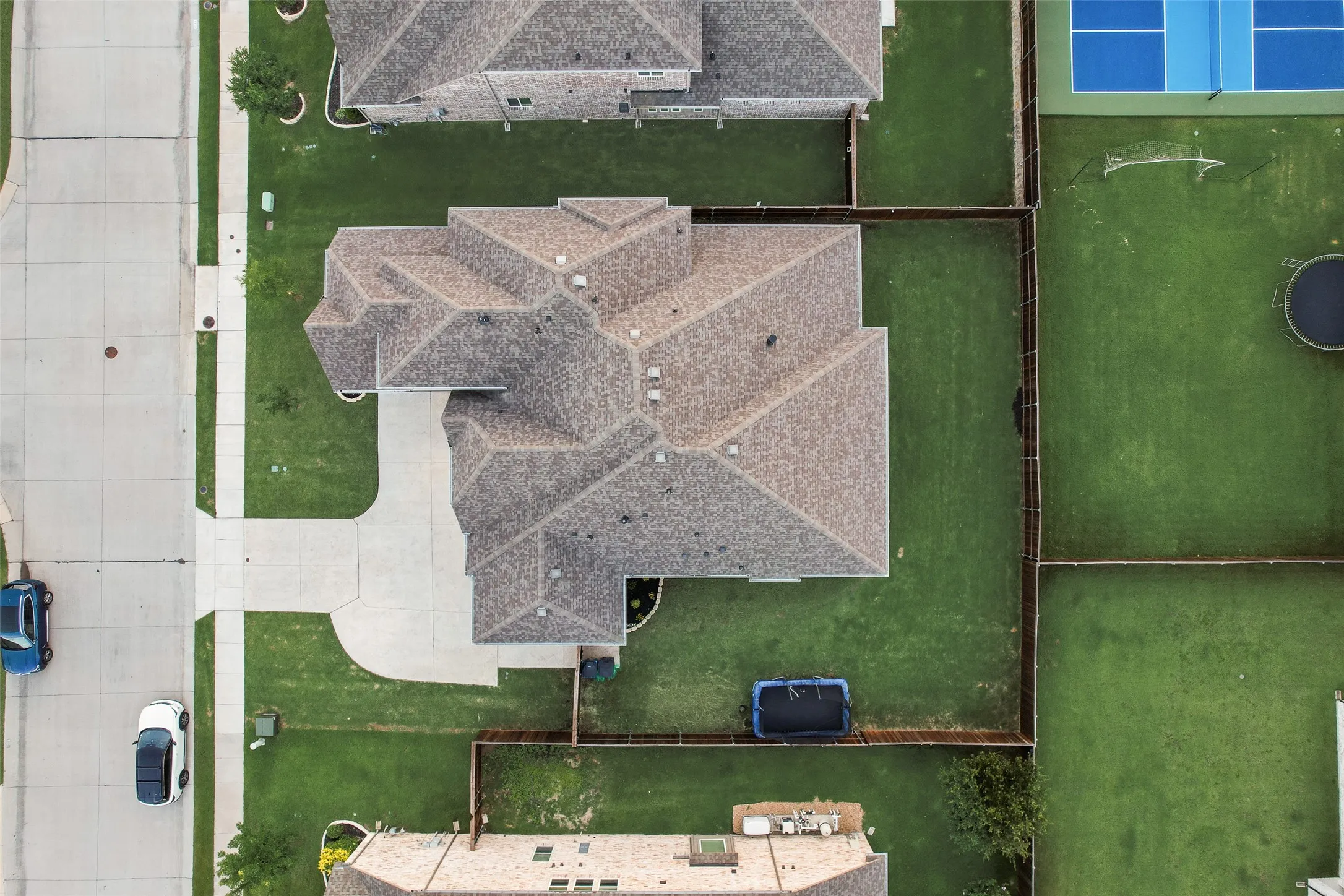 Single Family Residence For Sale in Rockwall County , 1302 Middleton Drive, Rockwall, Texas 75087, 5 Bedroom, 5 Bathroom, 3 Garage spaces, 3,668 Sqft, built in 2021, mls#21303163, Real Estate Agent in Rockwall, Homes For Sale in Rockwall county, Homes For Sale in Rockwall, Realtor in Rockwall Texas, Real Estate Brokerage Independent Realty Texas, Luminita Cordes Realtor