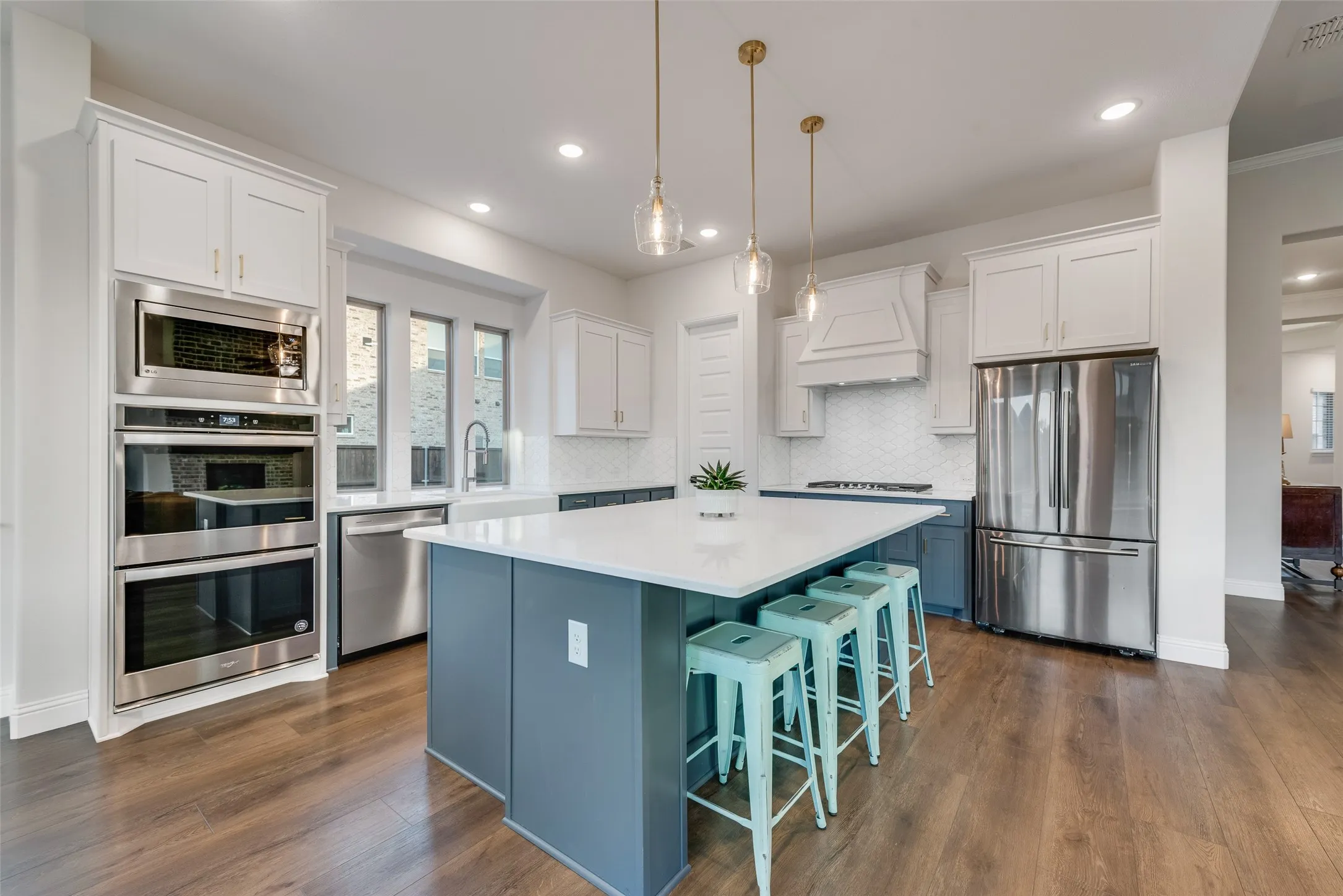 Single Family Residence For Sale in Rockwall County , 1302 Middleton Drive, Rockwall, Texas 75087, 5 Bedroom, 5 Bathroom, 3 Garage spaces, 3,668 Sqft, built in 2021, mls#21303163, Real Estate Agent in Rockwall, Homes For Sale in Rockwall county, Homes For Sale in Rockwall, Realtor in Rockwall Texas, Real Estate Brokerage Independent Realty Texas, Luminita Cordes Realtor
