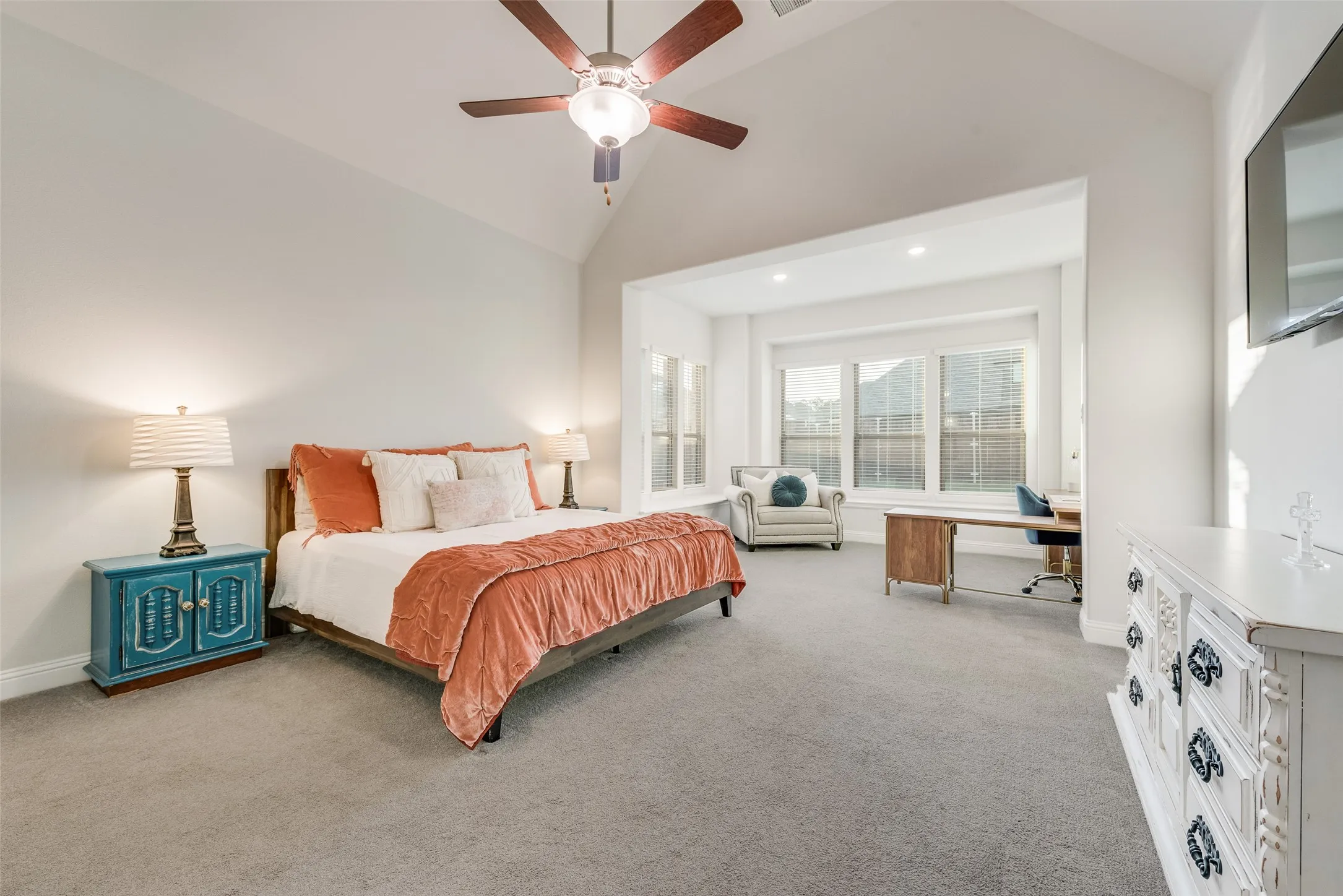 Single Family Residence For Sale in Rockwall County , 1302 Middleton Drive, Rockwall, Texas 75087, 5 Bedroom, 5 Bathroom, 3 Garage spaces, 3,668 Sqft, built in 2021, mls#21303163, Real Estate Agent in Rockwall, Homes For Sale in Rockwall county, Homes For Sale in Rockwall, Realtor in Rockwall Texas, Real Estate Brokerage Independent Realty Texas, Luminita Cordes Realtor