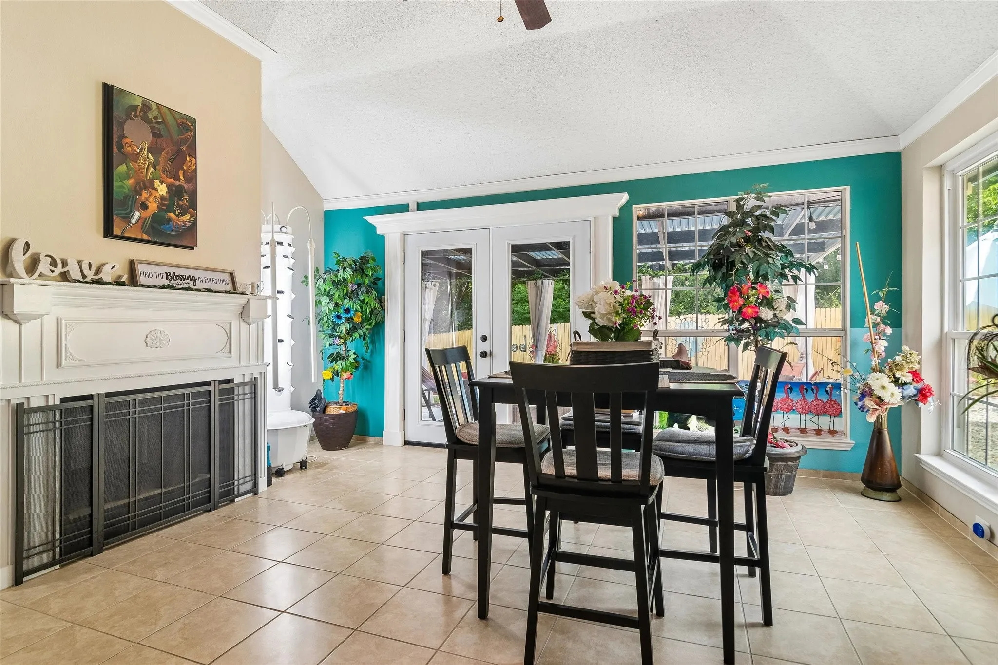 Single Family Residence For Sale in Dallas County , 804 Clover Hill Lane, Cedar Hill, Texas 75104, 3 Bedroom, 2 Bathroom, 2 Garage spaces, 1,800 Sqft, built in 1987, mls#21298853, Real Estate Agent in Cedar Hill, Homes For Sale in Dallas county, Homes For Sale in Cedar Hill, Realtor in Cedar Hill Texas, Real Estate Brokerage Independent Realty Texas, Luminita Cordes Realtor