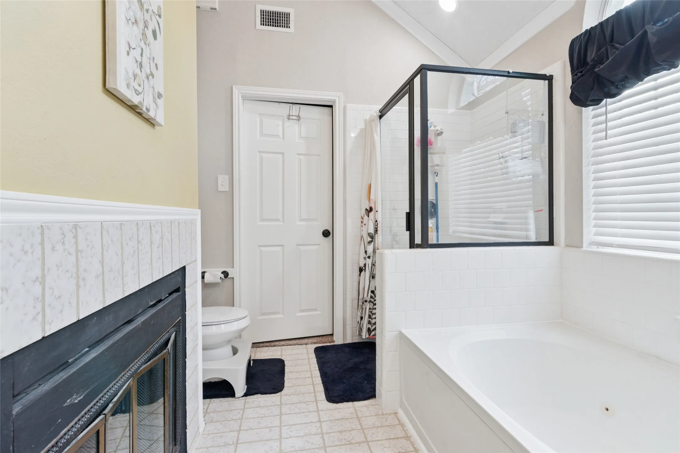 Single Family Residence For Sale in Dallas County , 804 Clover Hill Lane, Cedar Hill, Texas 75104, 3 Bedroom, 2 Bathroom, 2 Garage spaces, 1,800 Sqft, built in 1987, mls#21298853, Real Estate Agent in Cedar Hill, Homes For Sale in Dallas county, Homes For Sale in Cedar Hill, Realtor in Cedar Hill Texas, Real Estate Brokerage Independent Realty Texas, Luminita Cordes Realtor