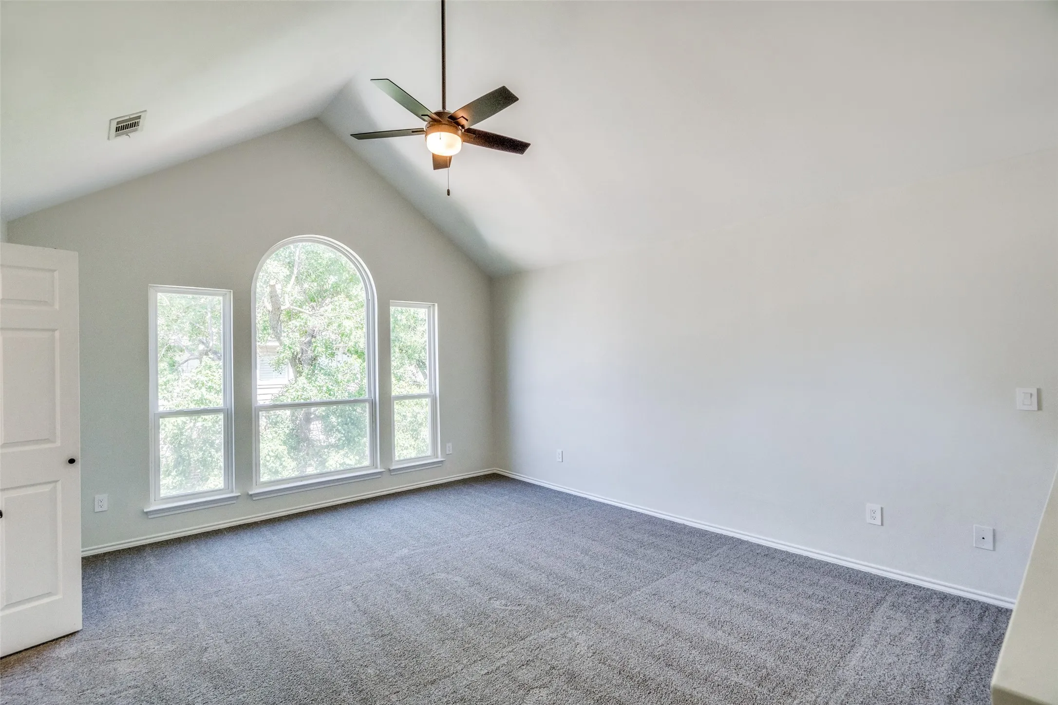 Single Family Residence For Sale in Collin County , 6032 Ainsdale Court, Dallas, Texas 75252, 4 Bedroom, 3 Bathroom, 2 Garage spaces, 2,387 Sqft, built in 1994, mls#21295100, Real Estate Agent in Dallas, Homes For Sale in Collin county, Homes For Sale in Dallas, Realtor in Dallas Texas, Real Estate Brokerage Independent Realty Texas, Luminita Cordes Realtor