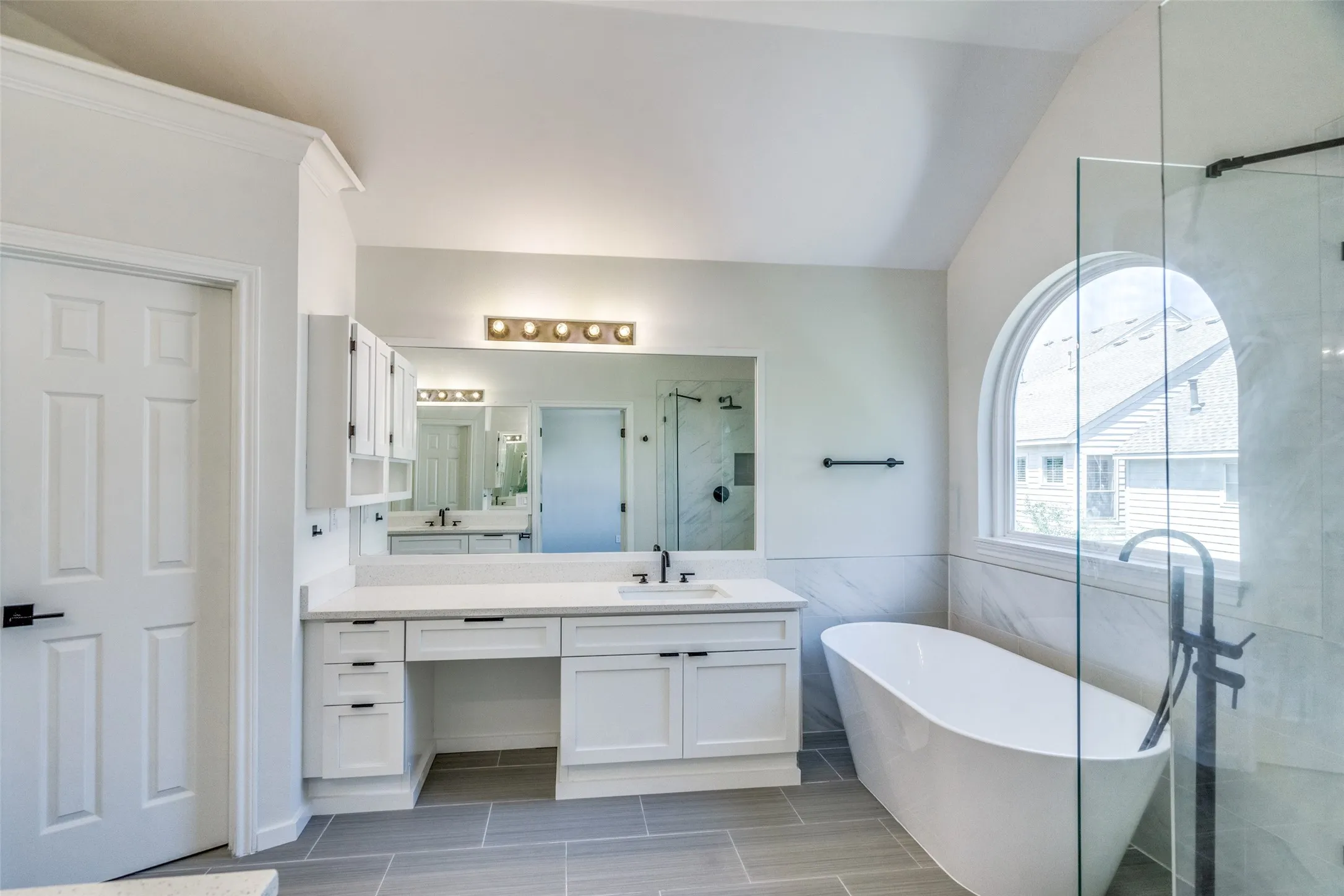 Single Family Residence For Sale in Collin County , 6032 Ainsdale Court, Dallas, Texas 75252, 4 Bedroom, 3 Bathroom, 2 Garage spaces, 2,387 Sqft, built in 1994, mls#21295100, Real Estate Agent in Dallas, Homes For Sale in Collin county, Homes For Sale in Dallas, Realtor in Dallas Texas, Real Estate Brokerage Independent Realty Texas, Luminita Cordes Realtor