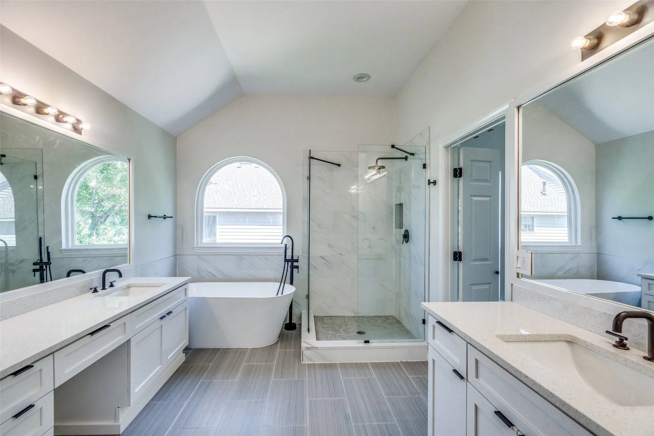 Single Family Residence For Sale in Collin County , 6032 Ainsdale Court, Dallas, Texas 75252, 4 Bedroom, 3 Bathroom, 2 Garage spaces, 2,387 Sqft, built in 1994, mls#21295100, Real Estate Agent in Dallas, Homes For Sale in Collin county, Homes For Sale in Dallas, Realtor in Dallas Texas, Real Estate Brokerage Independent Realty Texas, Luminita Cordes Realtor