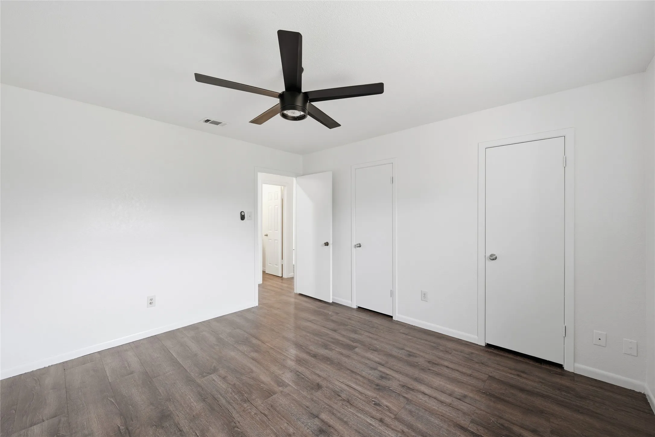 Single Family Residence For Sale in Mc Lennan County , 901 Rambler Drive, Waco, Texas 76710, 3 Bedroom, 2 Bathroom, 2 Garage spaces, 1,629 Sqft, built in 1971, mls#21302123, Real Estate Agent in Waco, Homes For Sale in Mc Lennan county, Homes For Sale in Waco, Realtor in Waco Texas, Real Estate Brokerage Independent Realty Texas, Luminita Cordes Realtor