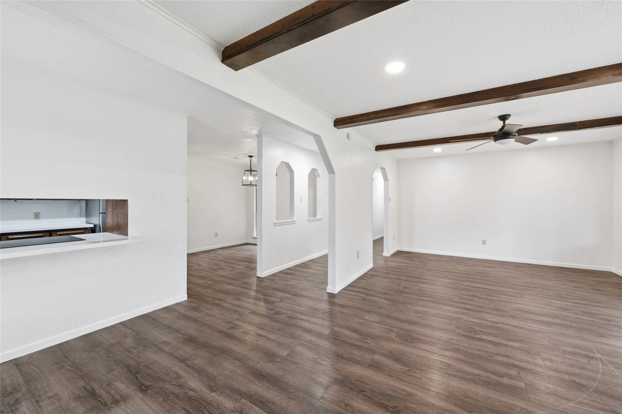 Single Family Residence For Sale in Mc Lennan County , 901 Rambler Drive, Waco, Texas 76710, 3 Bedroom, 2 Bathroom, 2 Garage spaces, 1,629 Sqft, built in 1971, mls#21302123, Real Estate Agent in Waco, Homes For Sale in Mc Lennan county, Homes For Sale in Waco, Realtor in Waco Texas, Real Estate Brokerage Independent Realty Texas, Luminita Cordes Realtor
