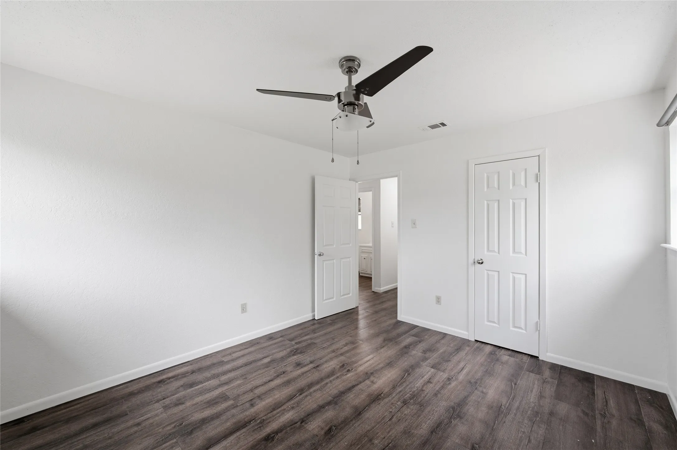 Single Family Residence For Sale in Mc Lennan County , 901 Rambler Drive, Waco, Texas 76710, 3 Bedroom, 2 Bathroom, 2 Garage spaces, 1,629 Sqft, built in 1971, mls#21302123, Real Estate Agent in Waco, Homes For Sale in Mc Lennan county, Homes For Sale in Waco, Realtor in Waco Texas, Real Estate Brokerage Independent Realty Texas, Luminita Cordes Realtor