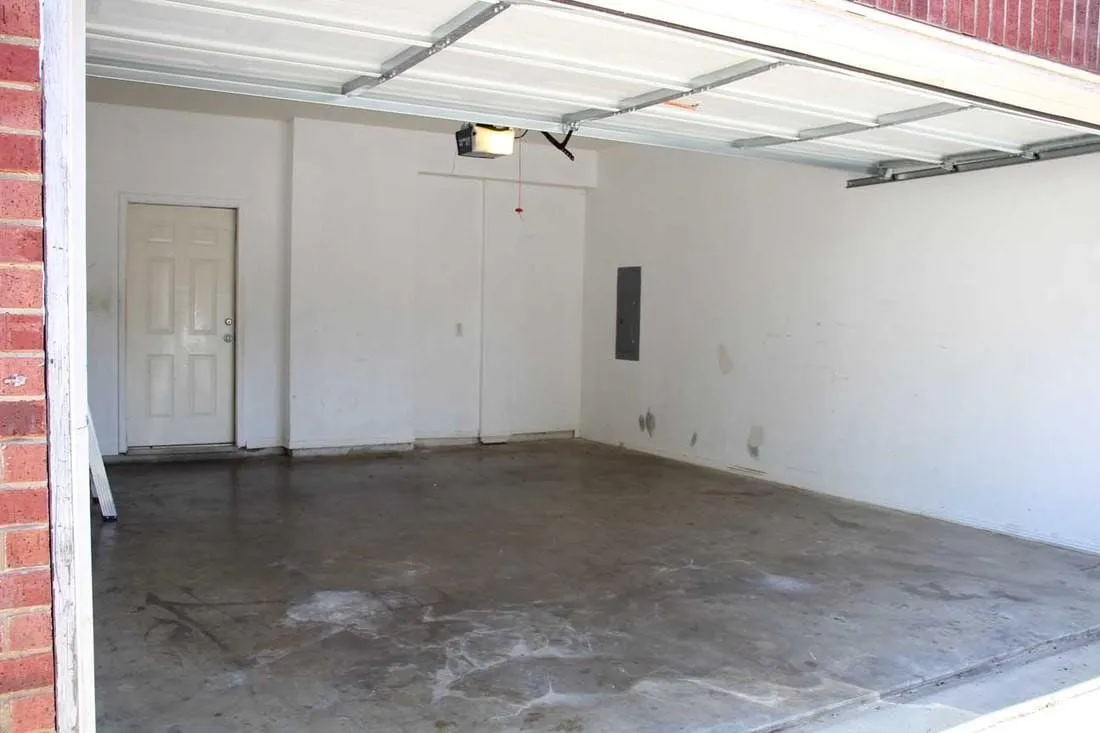 Quadruplex For Rent in Tarrant County , 400 Central Park Drive, Arlington, Texas 76014, 3 Bedrooms, 2 Bathrooms, 2 Garage spaces, 5,548 Sqft, built in 2004, Price $1,920, mls#21302752, Real Estate Agent in Arlington, Homes For Rent in Tarrant county, Homes For Rent in Arlington, Realtor in Arlington Texas, Real Estate Brokerage Independent Realty Texas, Luminita Cordes Realtor