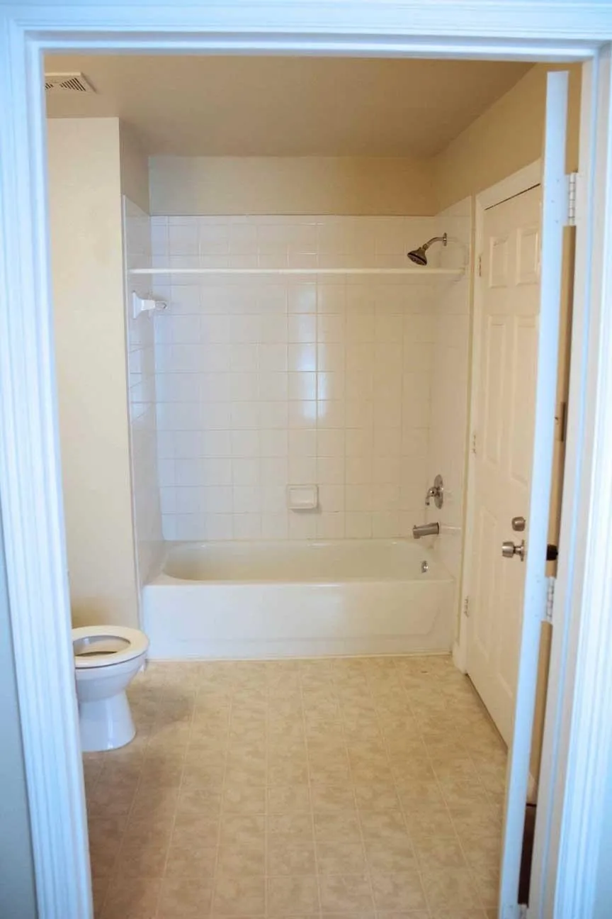 Quadruplex For Rent in Tarrant County , 400 Central Park Drive, Arlington, Texas 76014, 3 Bedrooms, 2 Bathrooms, 2 Garage spaces, 5,548 Sqft, built in 2004, Price $1,920, mls#21302752, Real Estate Agent in Arlington, Homes For Rent in Tarrant county, Homes For Rent in Arlington, Realtor in Arlington Texas, Real Estate Brokerage Independent Realty Texas, Luminita Cordes Realtor