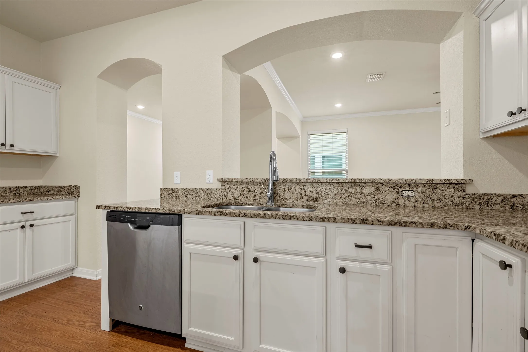 Single Family Residence For Sale in Mc Lennan County , 10249 Biltmore Drive, Waco, Texas 76708, 5 Bedroom, 4 Bathroom, 2 Garage spaces, 2,485 Sqft, built in 2017, mls#21301387, Real Estate Agent in Waco, Homes For Sale in Mc Lennan county, Homes For Sale in Waco, Realtor in Waco Texas, Real Estate Brokerage Independent Realty Texas, Luminita Cordes Realtor