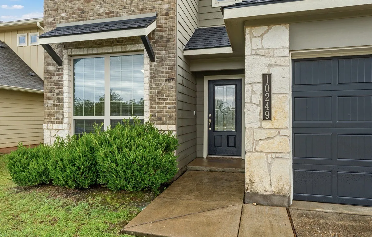 Single Family Residence For Sale in Mc Lennan County , 10249 Biltmore Drive, Waco, Texas 76708, 5 Bedroom, 4 Bathroom, 2 Garage spaces, 2,485 Sqft, built in 2017, mls#21301387, Real Estate Agent in Waco, Homes For Sale in Mc Lennan county, Homes For Sale in Waco, Realtor in Waco Texas, Real Estate Brokerage Independent Realty Texas, Luminita Cordes Realtor