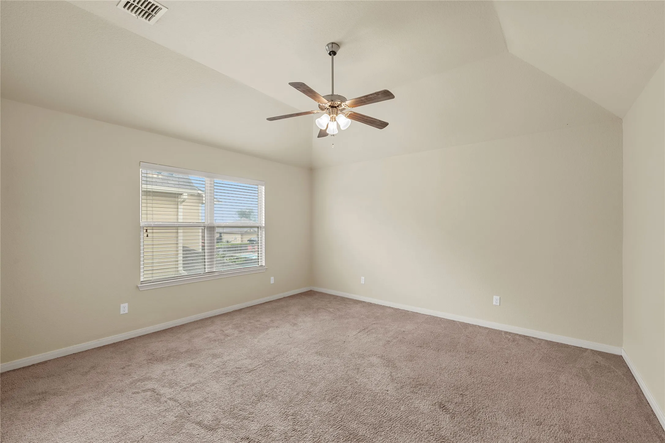 Single Family Residence For Sale in Mc Lennan County , 10249 Biltmore Drive, Waco, Texas 76708, 5 Bedroom, 4 Bathroom, 2 Garage spaces, 2,485 Sqft, built in 2017, mls#21301387, Real Estate Agent in Waco, Homes For Sale in Mc Lennan county, Homes For Sale in Waco, Realtor in Waco Texas, Real Estate Brokerage Independent Realty Texas, Luminita Cordes Realtor