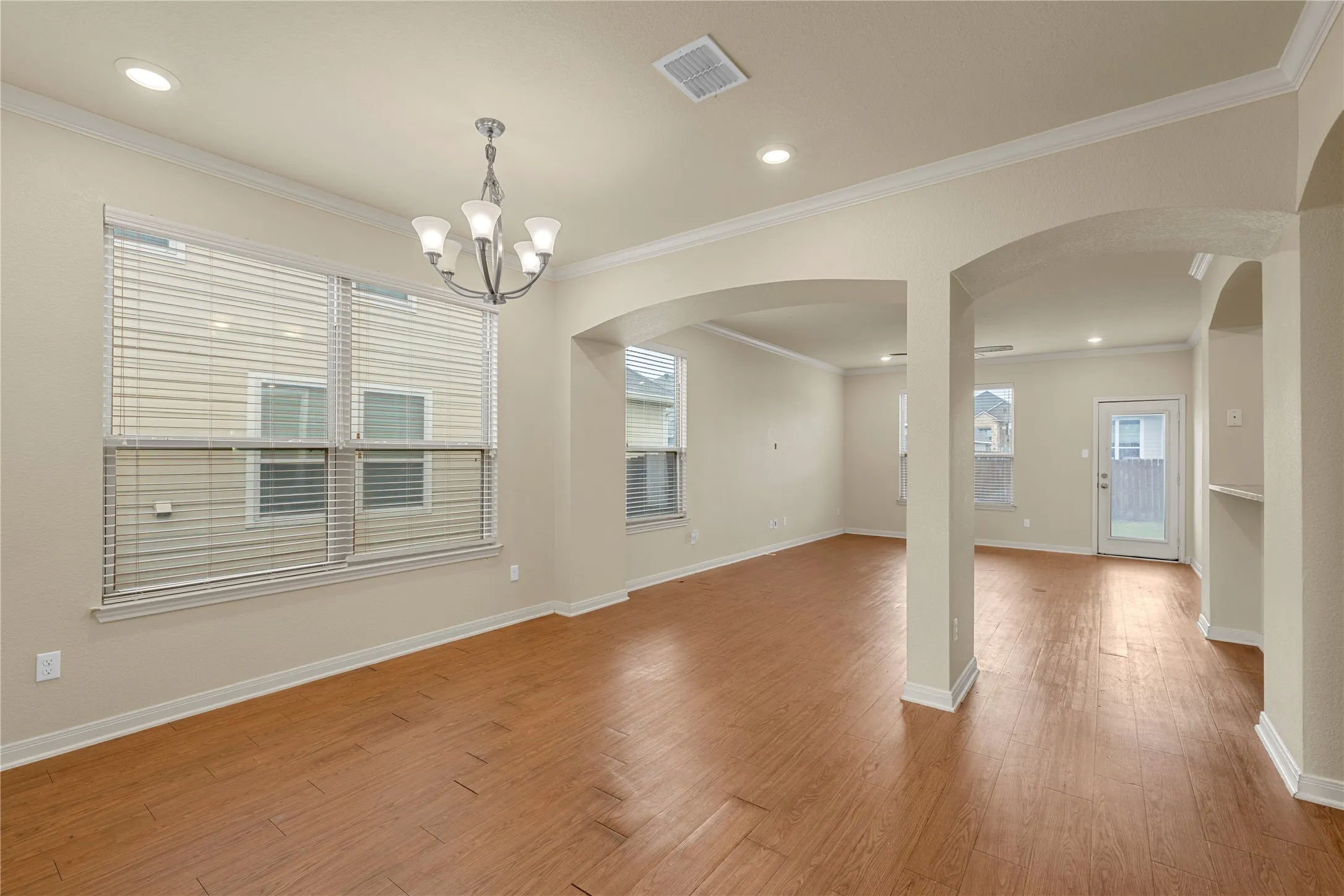 Single Family Residence For Sale in Mc Lennan County , 10249 Biltmore Drive, Waco, Texas 76708, 5 Bedroom, 4 Bathroom, 2 Garage spaces, 2,485 Sqft, built in 2017, mls#21301387, Real Estate Agent in Waco, Homes For Sale in Mc Lennan county, Homes For Sale in Waco, Realtor in Waco Texas, Real Estate Brokerage Independent Realty Texas, Luminita Cordes Realtor