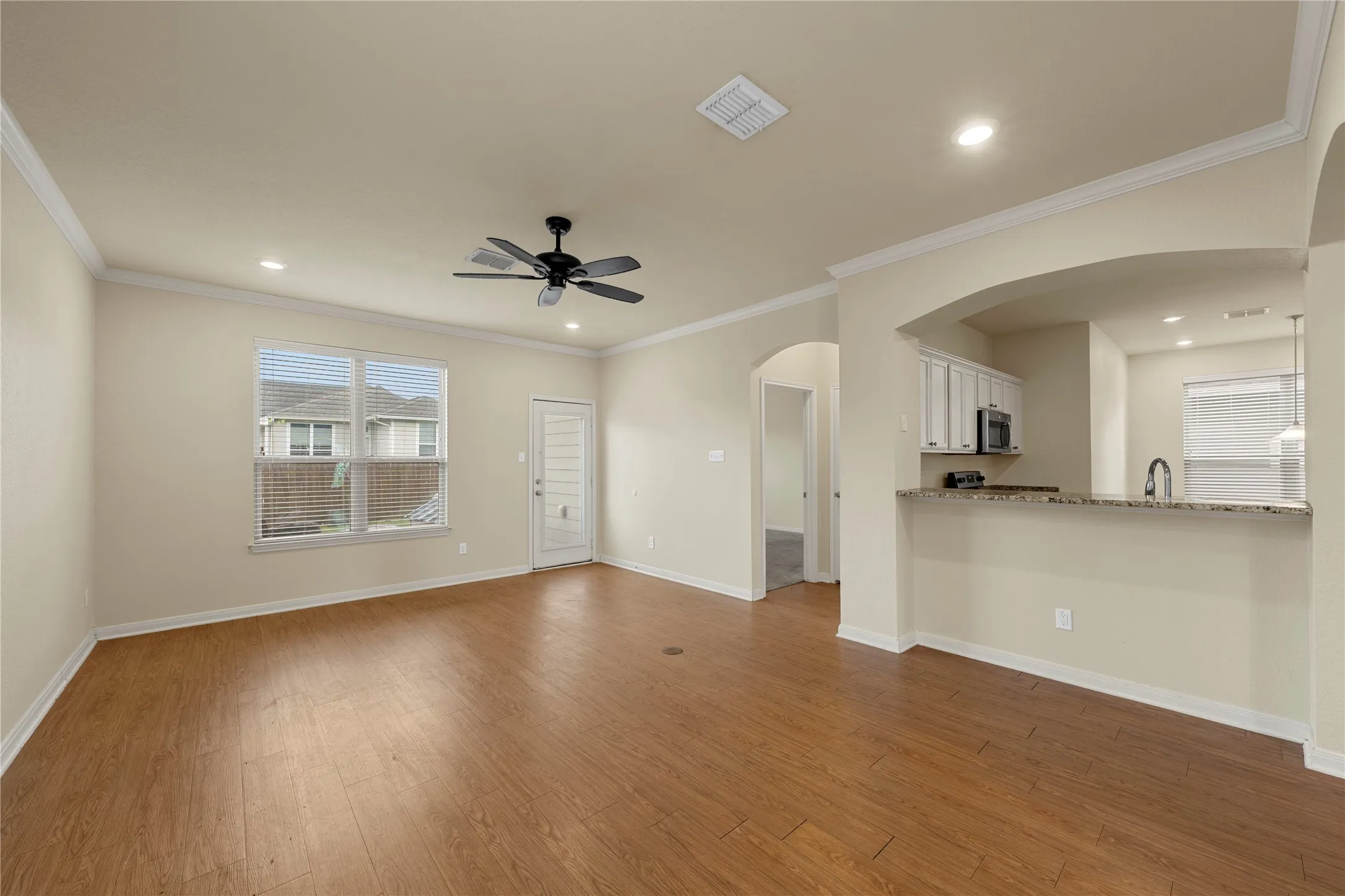 Single Family Residence For Sale in Mc Lennan County , 10249 Biltmore Drive, Waco, Texas 76708, 5 Bedroom, 4 Bathroom, 2 Garage spaces, 2,485 Sqft, built in 2017, mls#21301387, Real Estate Agent in Waco, Homes For Sale in Mc Lennan county, Homes For Sale in Waco, Realtor in Waco Texas, Real Estate Brokerage Independent Realty Texas, Luminita Cordes Realtor