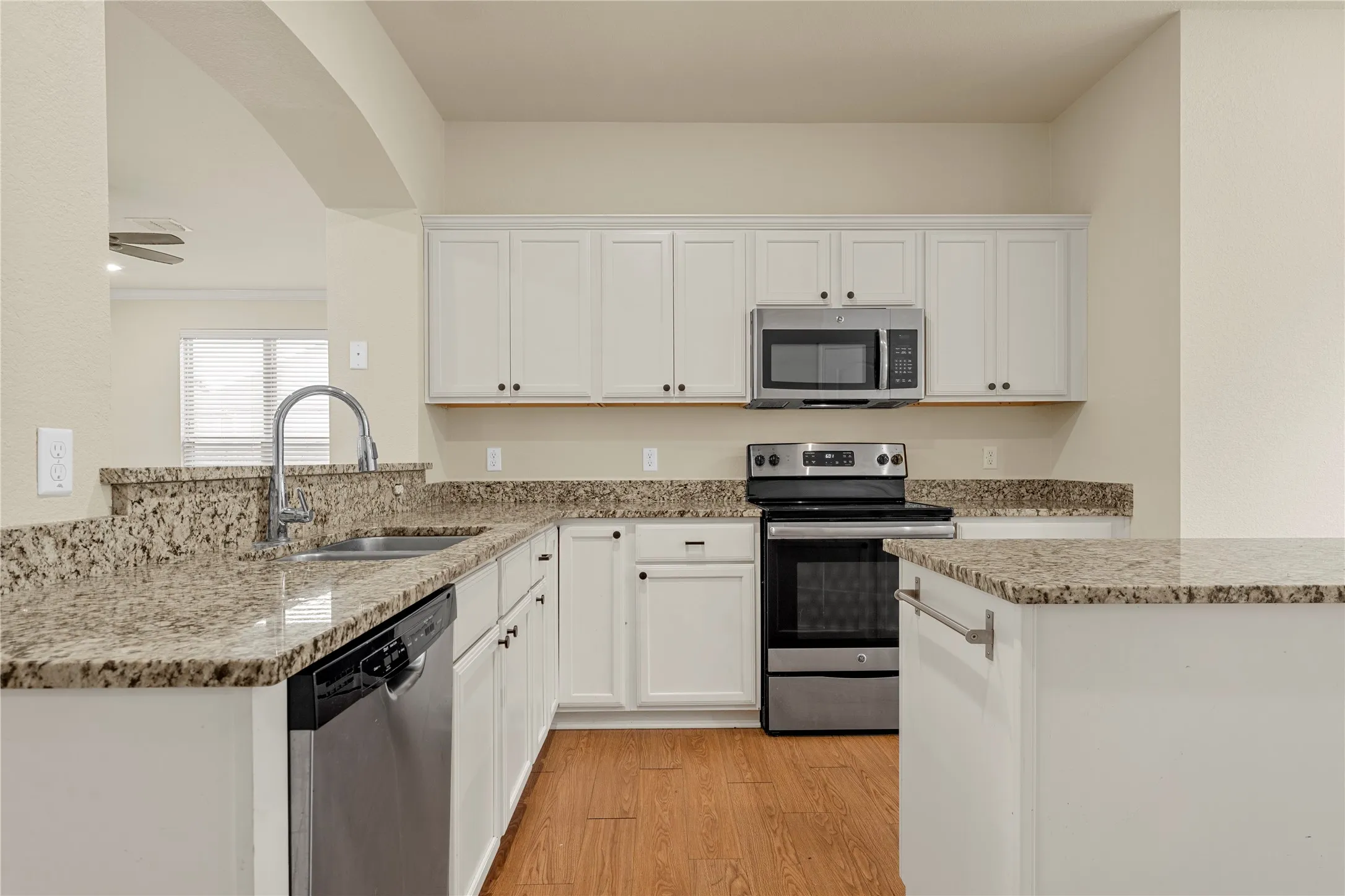 Single Family Residence For Sale in Mc Lennan County , 10249 Biltmore Drive, Waco, Texas 76708, 5 Bedroom, 4 Bathroom, 2 Garage spaces, 2,485 Sqft, built in 2017, mls#21301387, Real Estate Agent in Waco, Homes For Sale in Mc Lennan county, Homes For Sale in Waco, Realtor in Waco Texas, Real Estate Brokerage Independent Realty Texas, Luminita Cordes Realtor