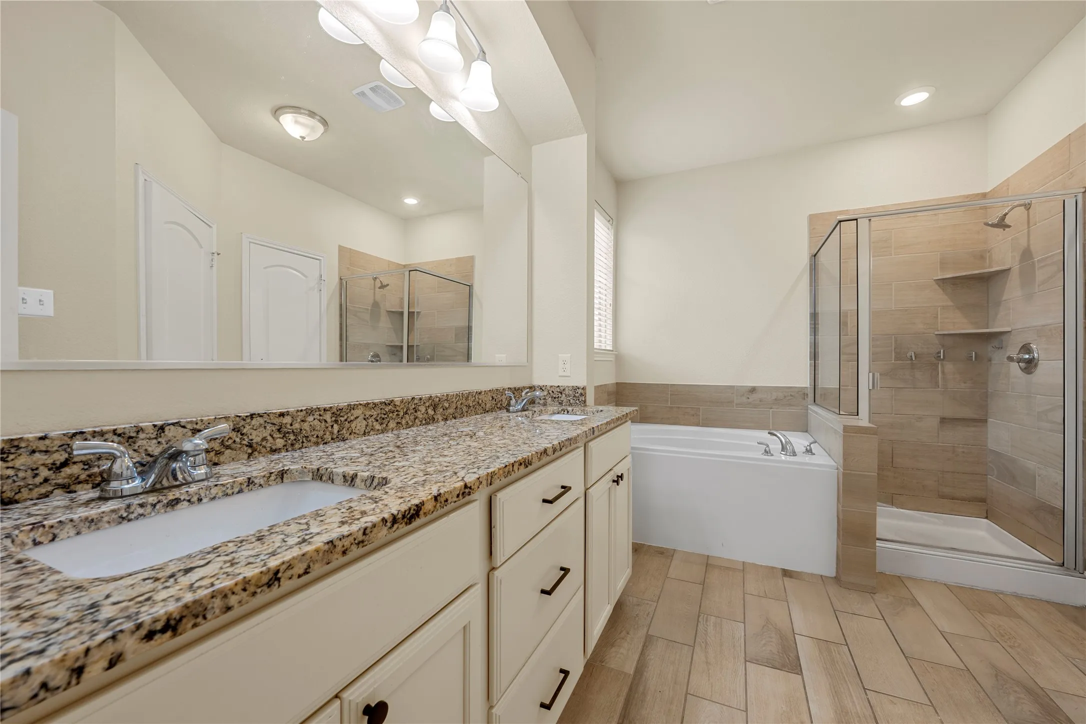 Single Family Residence For Sale in Mc Lennan County , 10249 Biltmore Drive, Waco, Texas 76708, 5 Bedroom, 4 Bathroom, 2 Garage spaces, 2,485 Sqft, built in 2017, mls#21301387, Real Estate Agent in Waco, Homes For Sale in Mc Lennan county, Homes For Sale in Waco, Realtor in Waco Texas, Real Estate Brokerage Independent Realty Texas, Luminita Cordes Realtor