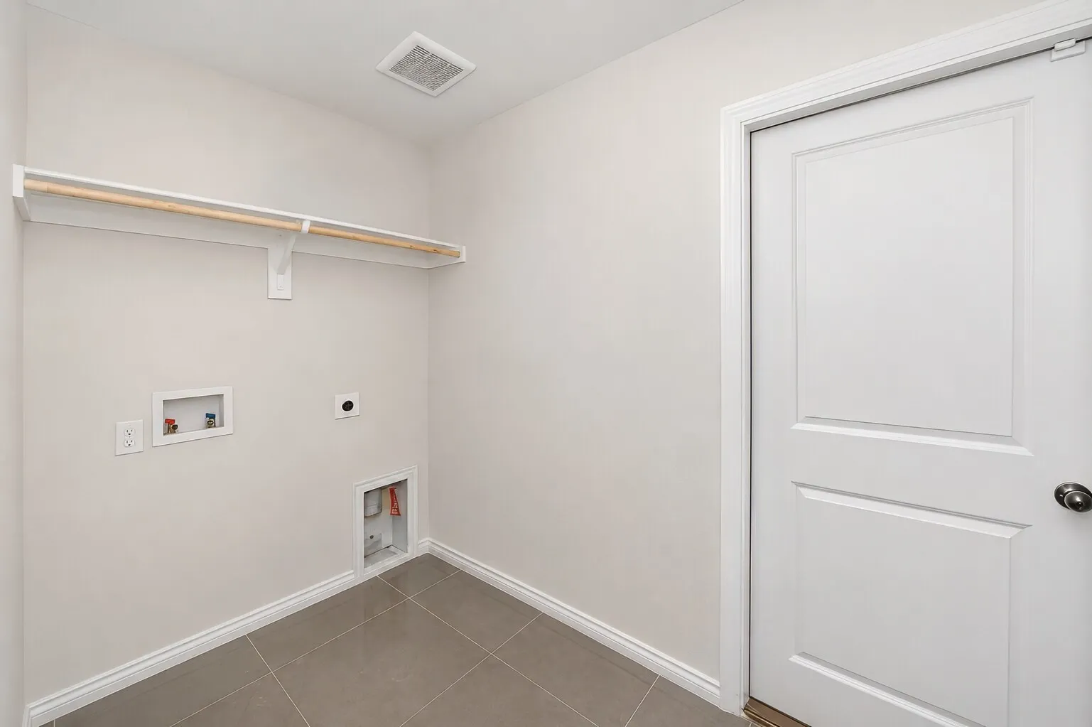 Single Family Residence For Sale in Kaufman County , 3416 Ibex Way, Crandall, Texas 75114, 3 Bedroom, 2 Bathroom, 2 Garage spaces, 1,330 Sqft, built in 2022, mls#21299819, Real Estate Agent in Crandall, Homes For Sale in Kaufman county, Homes For Sale in Crandall, Realtor in Crandall Texas, Real Estate Brokerage Independent Realty Texas, Luminita Cordes Realtor