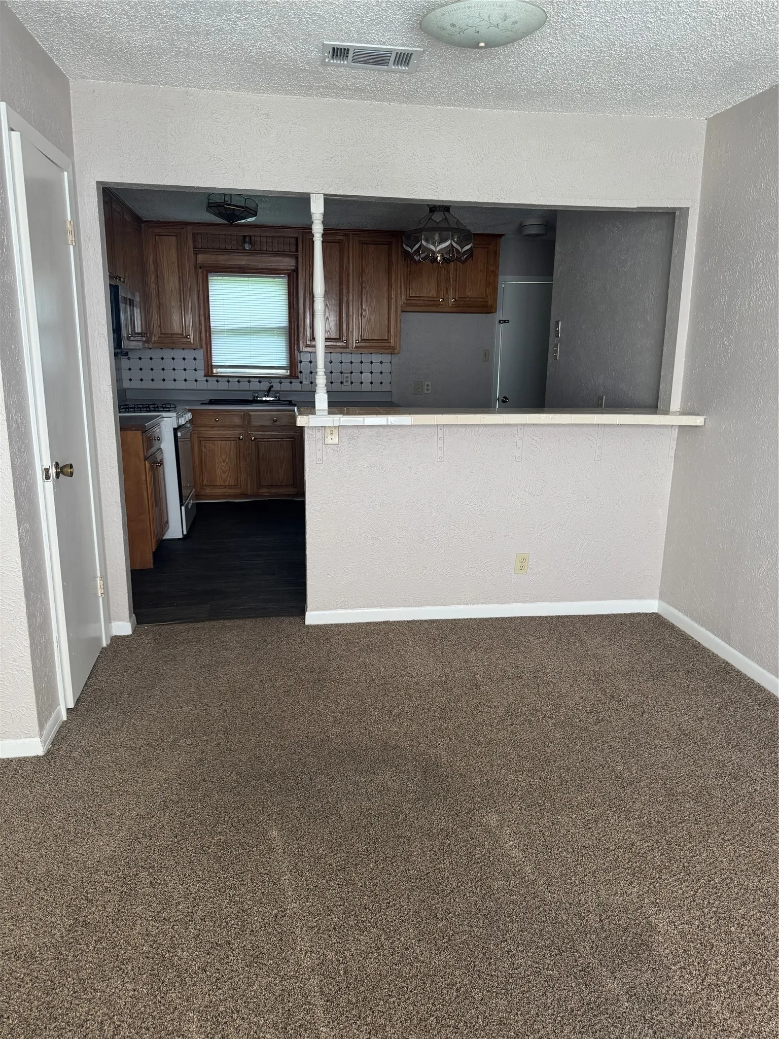 Single Family Residence For Sale in Hunt County , 6006 Sayle Street, Greenville, Texas 75402, 3 Bedroom, 1 Bathroom, 1 Garage spaces, 1,127 Sqft, built in 1958, mls#21302110, Real Estate Agent in Greenville, Homes For Sale in Hunt county, Homes For Sale in Greenville, Realtor in Greenville Texas, Real Estate Brokerage Independent Realty Texas, Luminita Cordes Realtor