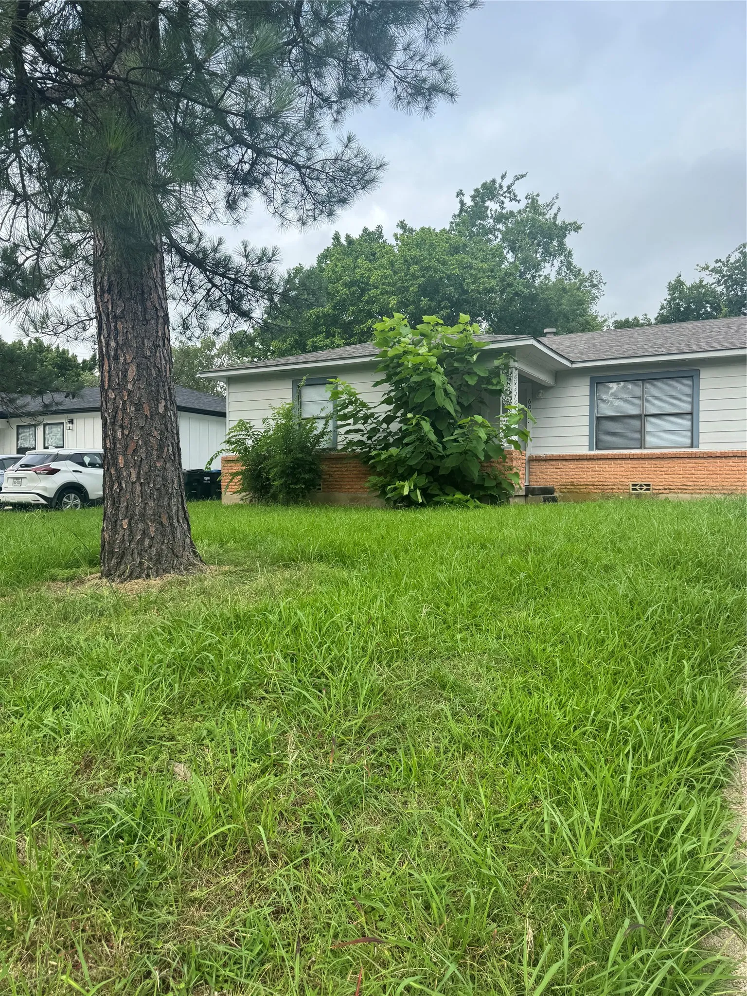 Single Family Residence For Sale in Hunt County , 6006 Sayle Street, Greenville, Texas 75402, 3 Bedroom, 1 Bathroom, 1 Garage spaces, 1,127 Sqft, built in 1958, mls#21302110, Real Estate Agent in Greenville, Homes For Sale in Hunt county, Homes For Sale in Greenville, Realtor in Greenville Texas, Real Estate Brokerage Independent Realty Texas, Luminita Cordes Realtor