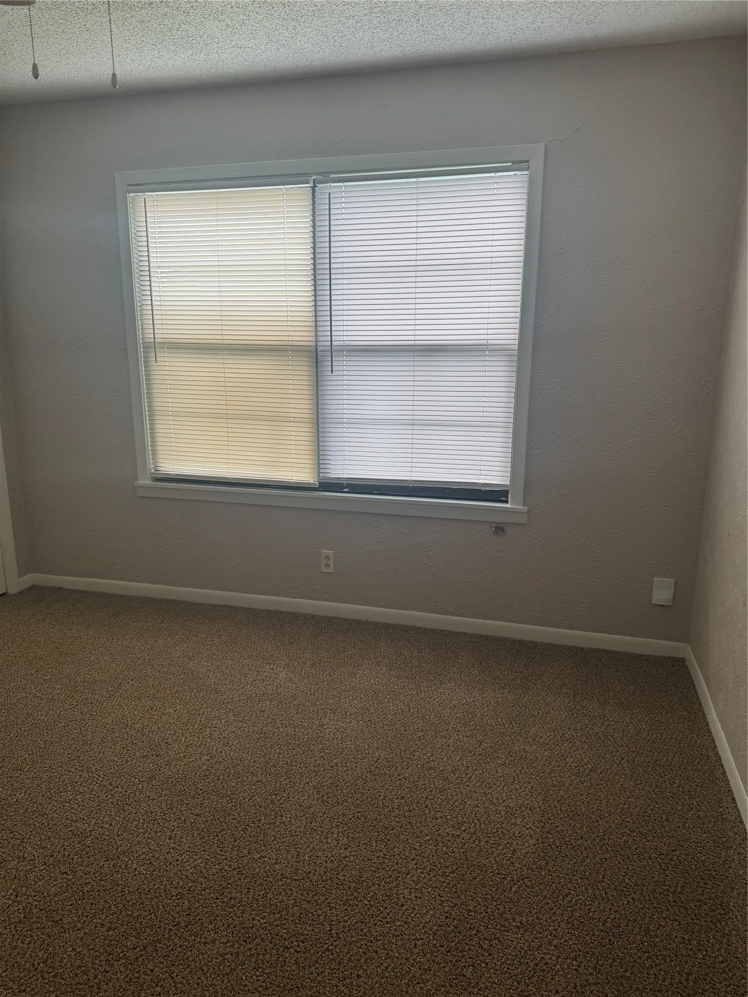 Single Family Residence For Sale in Hunt County , 6006 Sayle Street, Greenville, Texas 75402, 3 Bedroom, 1 Bathroom, 1 Garage spaces, 1,127 Sqft, built in 1958, mls#21302110, Real Estate Agent in Greenville, Homes For Sale in Hunt county, Homes For Sale in Greenville, Realtor in Greenville Texas, Real Estate Brokerage Independent Realty Texas, Luminita Cordes Realtor
