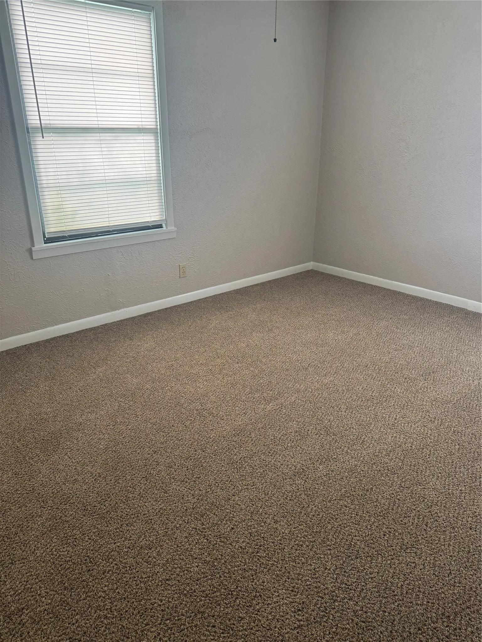 Single Family Residence For Sale in Hunt County , 6006 Sayle Street, Greenville, Texas 75402, 3 Bedroom, 1 Bathroom, 1 Garage spaces, 1,127 Sqft, built in 1958, mls#21302110, Real Estate Agent in Greenville, Homes For Sale in Hunt county, Homes For Sale in Greenville, Realtor in Greenville Texas, Real Estate Brokerage Independent Realty Texas, Luminita Cordes Realtor