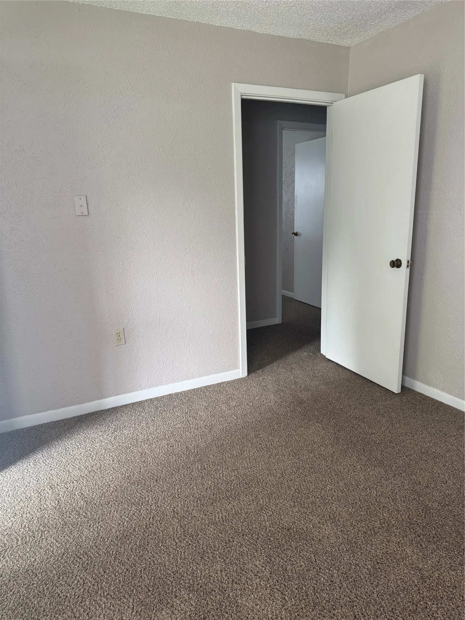 Single Family Residence For Sale in Hunt County , 6006 Sayle Street, Greenville, Texas 75402, 3 Bedroom, 1 Bathroom, 1 Garage spaces, 1,127 Sqft, built in 1958, mls#21302110, Real Estate Agent in Greenville, Homes For Sale in Hunt county, Homes For Sale in Greenville, Realtor in Greenville Texas, Real Estate Brokerage Independent Realty Texas, Luminita Cordes Realtor