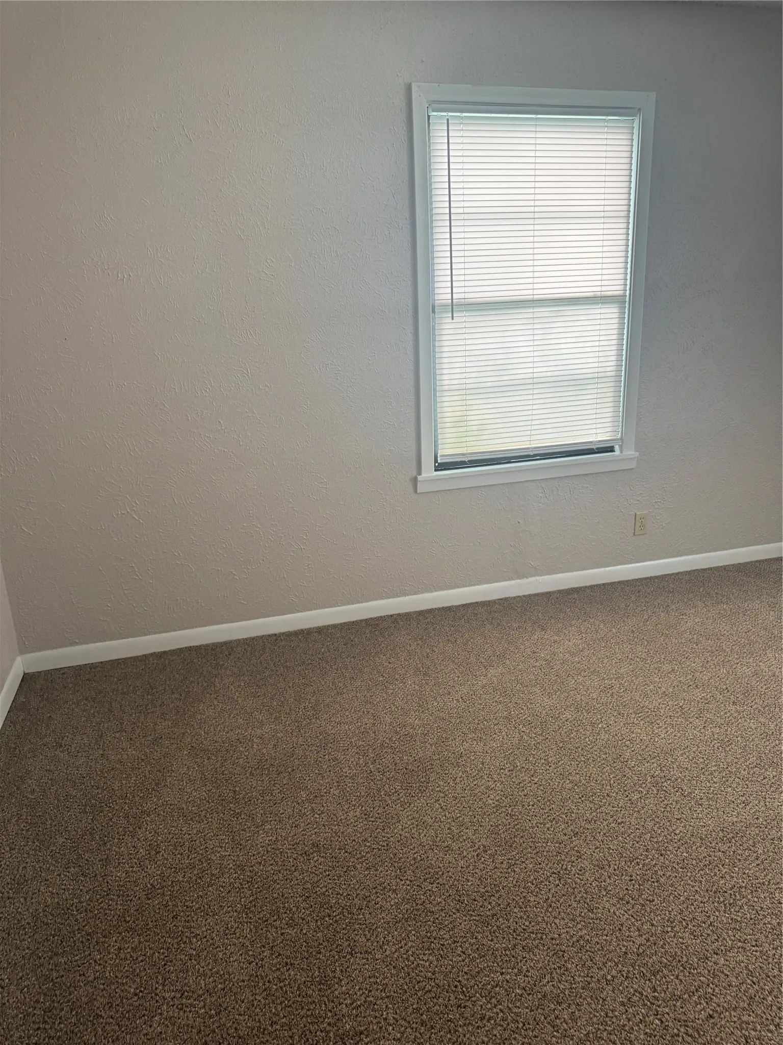 Single Family Residence For Sale in Hunt County , 6006 Sayle Street, Greenville, Texas 75402, 3 Bedroom, 1 Bathroom, 1 Garage spaces, 1,127 Sqft, built in 1958, mls#21302110, Real Estate Agent in Greenville, Homes For Sale in Hunt county, Homes For Sale in Greenville, Realtor in Greenville Texas, Real Estate Brokerage Independent Realty Texas, Luminita Cordes Realtor