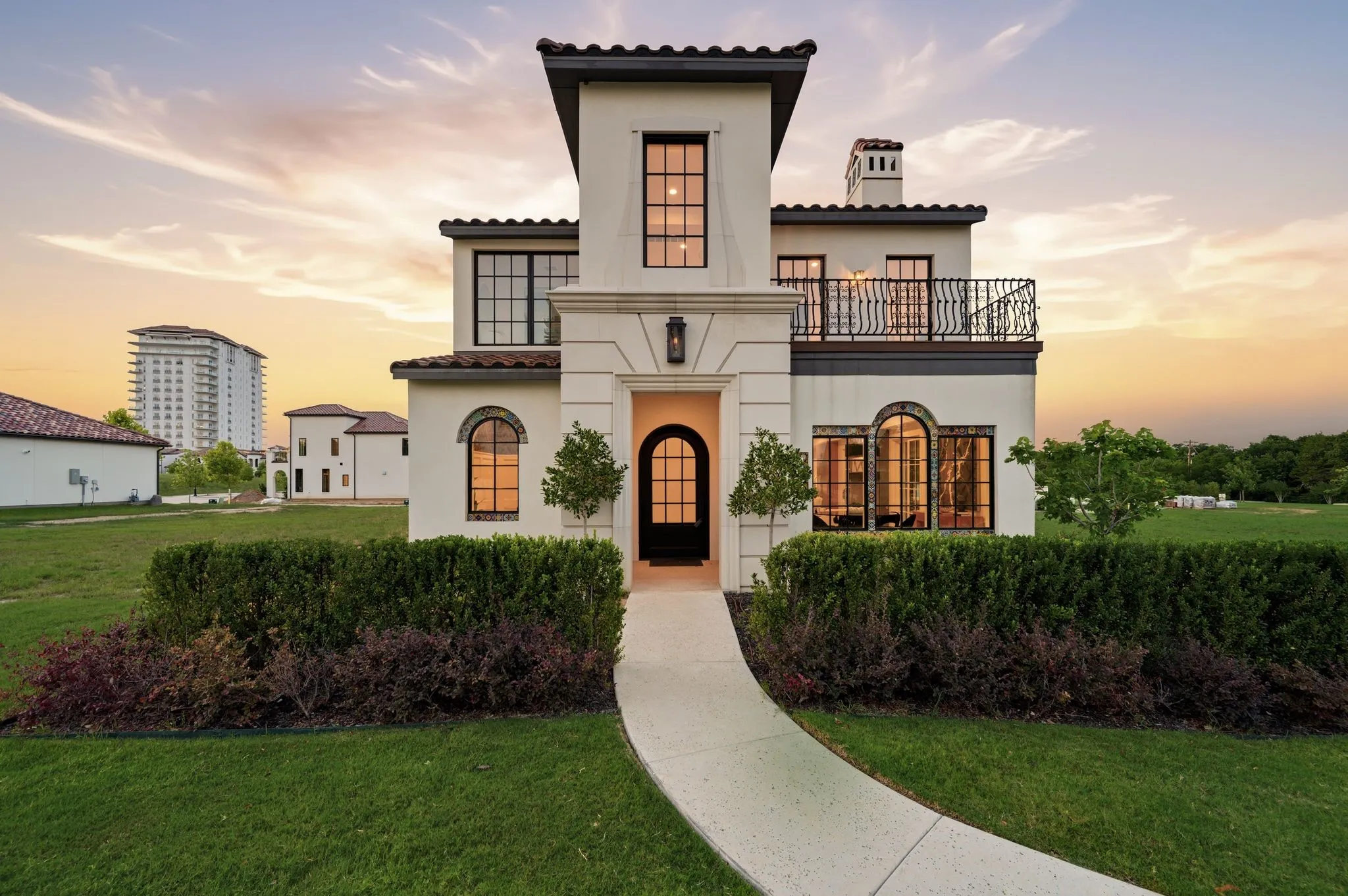 Single Family Residence For Sale in Tarrant County , 2913 Lakeside Village Boulevard, Flower Mound, Texas 75022, 4 Bedroom, 5 Bathroom, 2 Garage spaces, 3,447 Sqft, built in 2024, mls#21269760, Real Estate Agent in Flower Mound, Homes For Sale in Tarrant county, Homes For Sale in Flower Mound, Realtor in Flower Mound Texas, Real Estate Brokerage Independent Realty Texas, Luminita Cordes Realtor