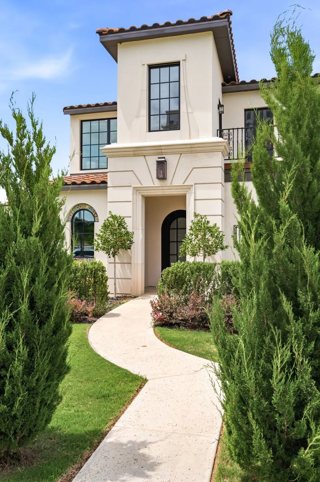 Single Family Residence For Sale in Tarrant County , 2913 Lakeside Village Boulevard, Flower Mound, Texas 75022, 4 Bedroom, 5 Bathroom, 2 Garage spaces, 3,447 Sqft, built in 2024, mls#21269760, Real Estate Agent in Flower Mound, Homes For Sale in Tarrant county, Homes For Sale in Flower Mound, Realtor in Flower Mound Texas, Real Estate Brokerage Independent Realty Texas, Luminita Cordes Realtor