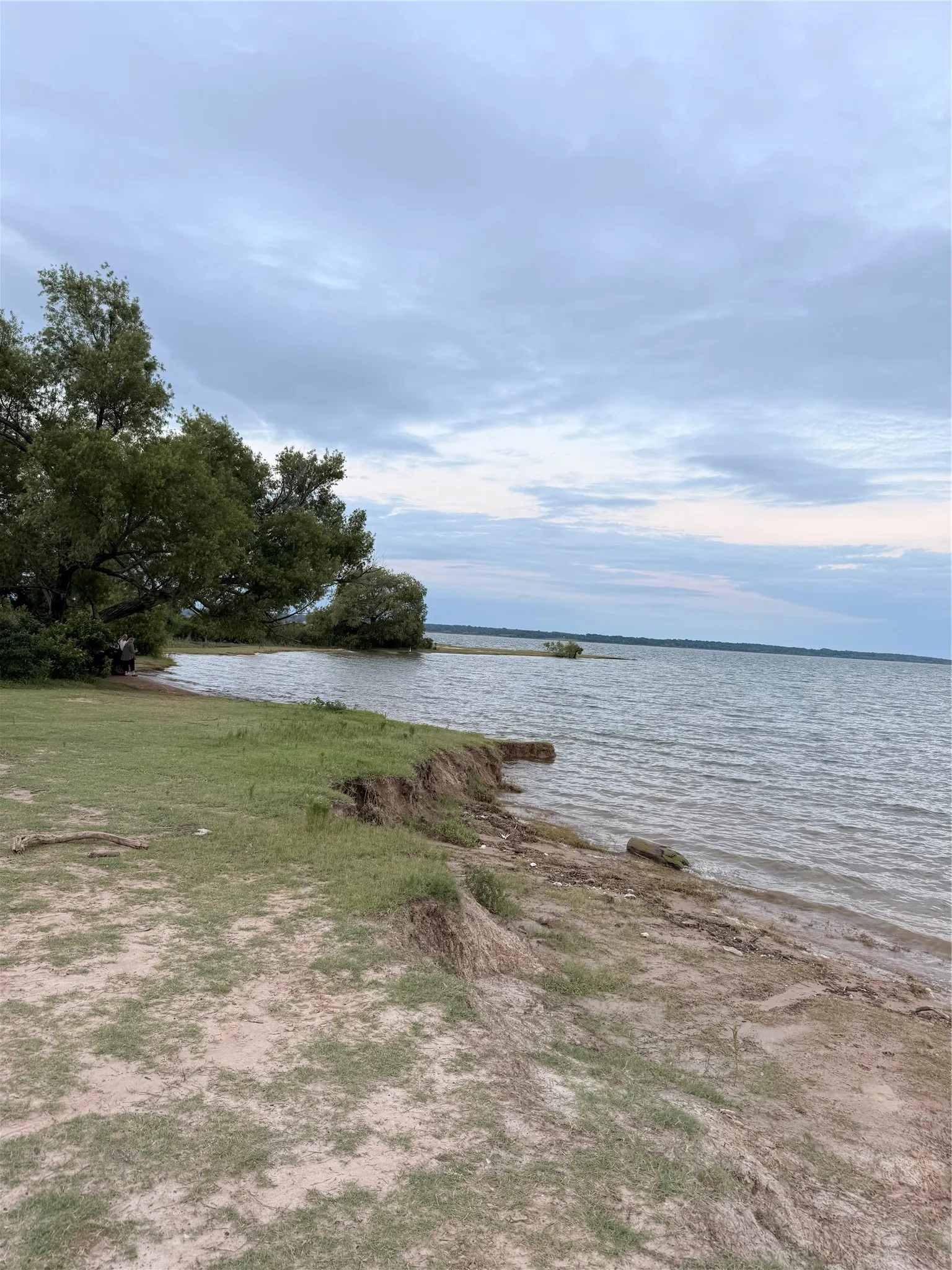 Beach access available via walking trails at the end of the street.