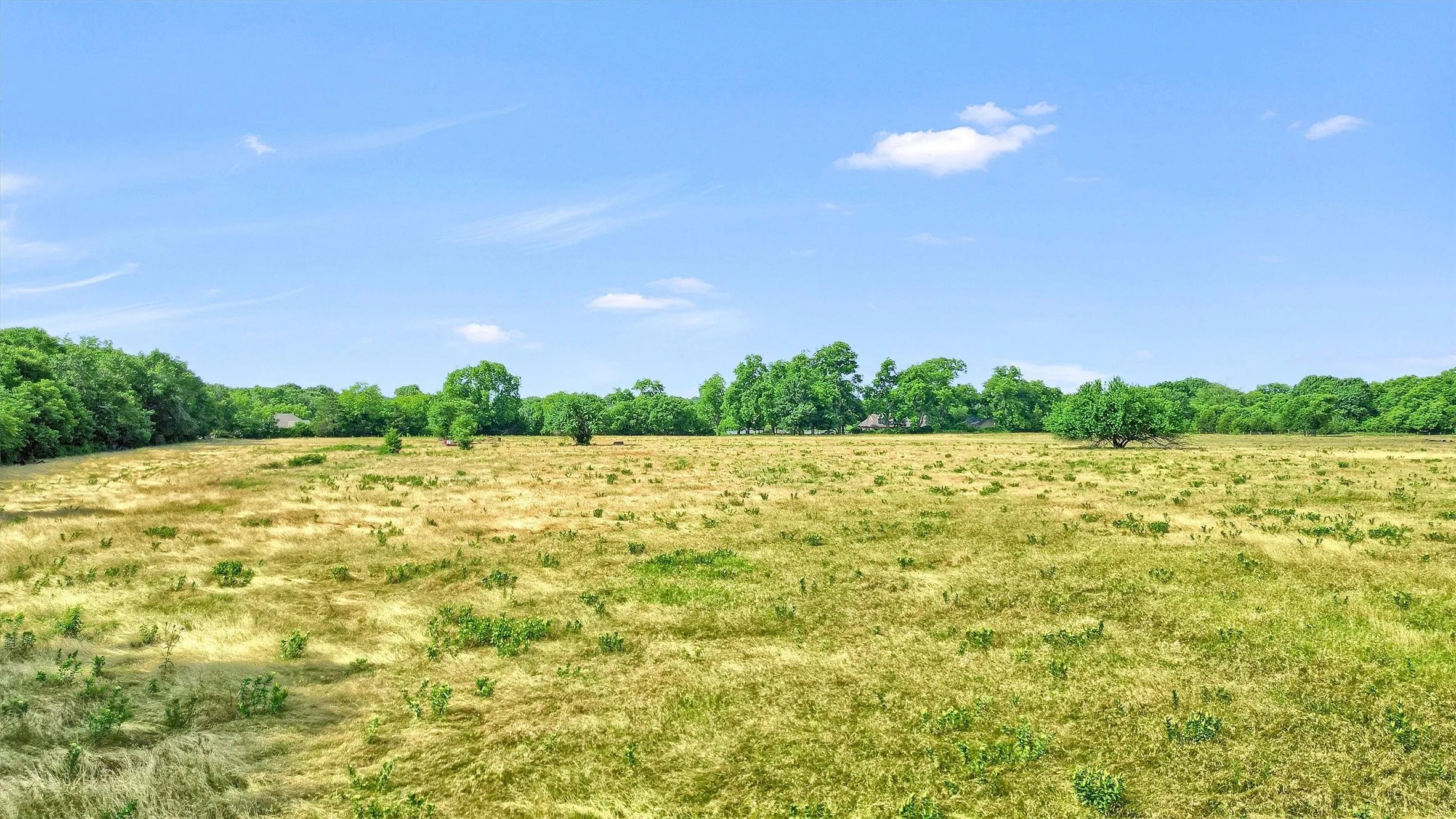 Single Family Residence For Sale in Grayson County , 1730 Mackey Road, Gunter, Texas 75459, 3 Bedroom, 2 Bathroom, 2 Garage spaces, 1,671 Sqft, built in 1985, mls#21303455, Real Estate Agent in Gunter, Homes For Sale in Grayson county, Homes For Sale in Gunter, Realtor in Gunter Texas, Real Estate Brokerage Independent Realty Texas, Luminita Cordes Realtor