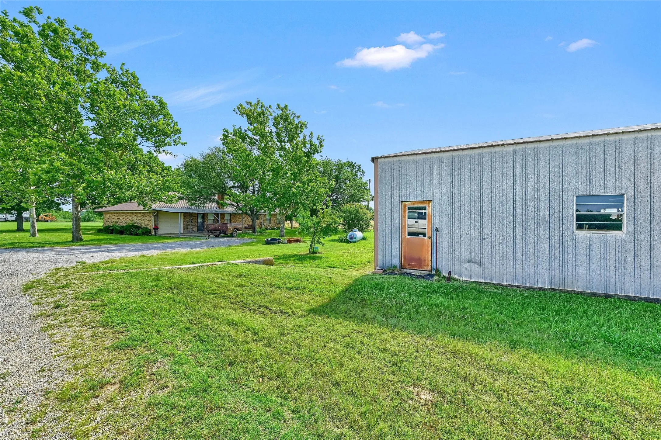 Single Family Residence For Sale in Grayson County , 1730 Mackey Road, Gunter, Texas 75459, 3 Bedroom, 2 Bathroom, 2 Garage spaces, 1,671 Sqft, built in 1985, mls#21303455, Real Estate Agent in Gunter, Homes For Sale in Grayson county, Homes For Sale in Gunter, Realtor in Gunter Texas, Real Estate Brokerage Independent Realty Texas, Luminita Cordes Realtor