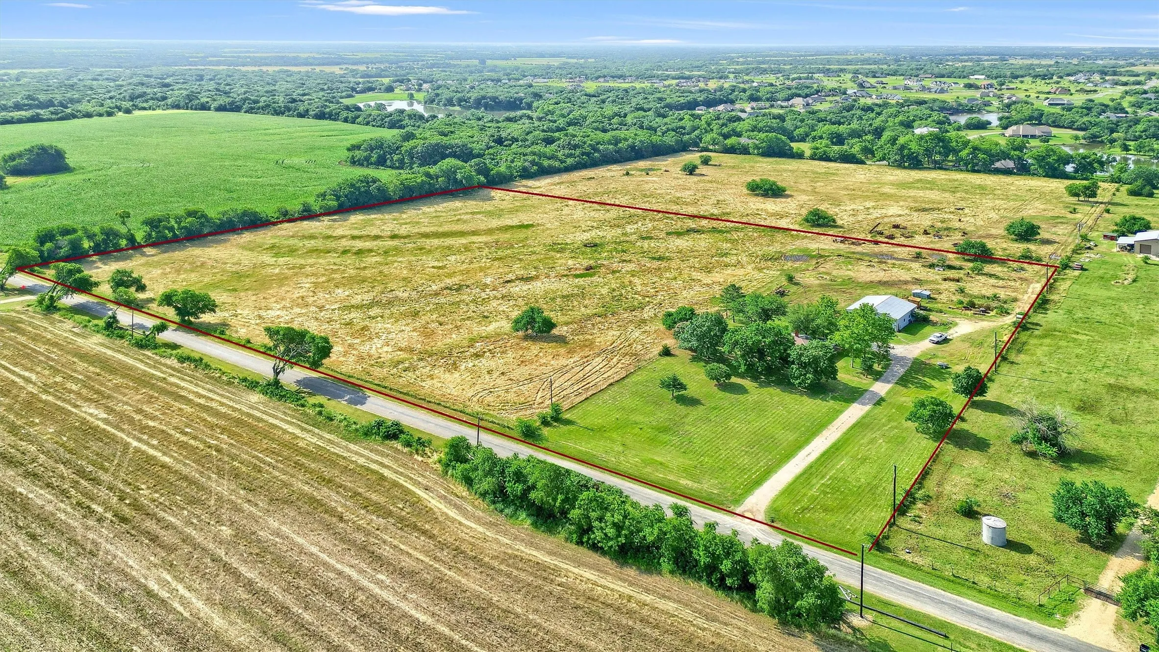 Single Family Residence For Sale in Grayson County , 1730 Mackey Road, Gunter, Texas 75459, 3 Bedroom, 2 Bathroom, 2 Garage spaces, 1,671 Sqft, built in 1985, mls#21303455, Real Estate Agent in Gunter, Homes For Sale in Grayson county, Homes For Sale in Gunter, Realtor in Gunter Texas, Real Estate Brokerage Independent Realty Texas, Luminita Cordes Realtor