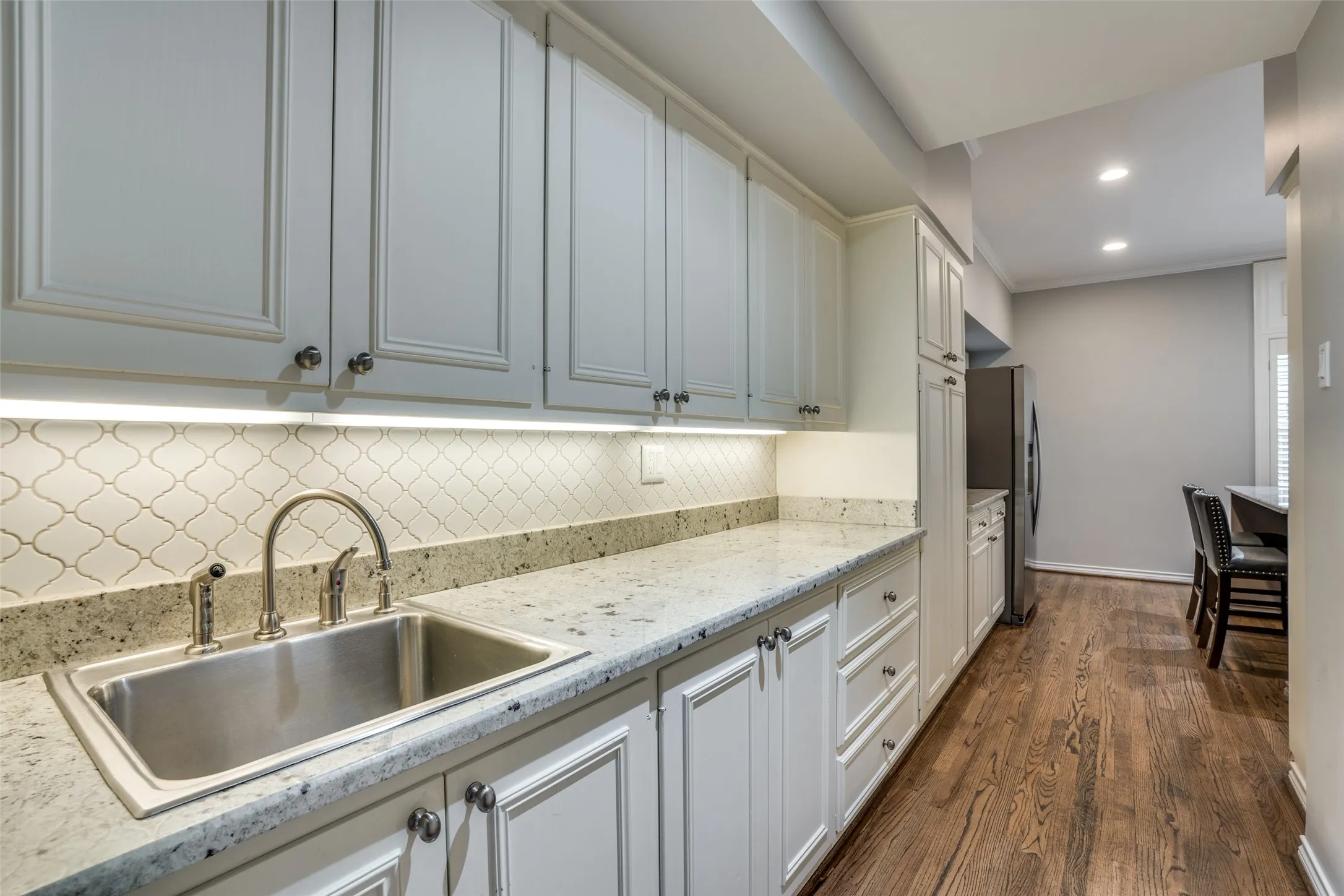 Duplex For Rent in Dallas County , 4309 University Boulevard, University Park, Texas 75205, 3 Bedroom, 3 Bathroom, Garage spaces, 3,155 Sqft, built in 1951, mls#21300874, Real Estate Agent in University Park, Homes For Rent in Dallas county, Homes For Rent in University Park, Realtor in University Park Texas, Real Estate Brokerage Independent Realty Texas, Luminita Cordes Realtor