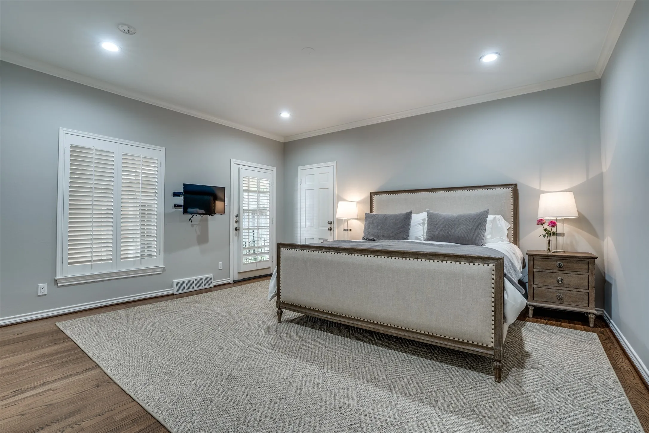 Duplex For Rent in Dallas County , 4309 University Boulevard, University Park, Texas 75205, 3 Bedroom, 3 Bathroom, Garage spaces, 3,155 Sqft, built in 1951, mls#21300874, Real Estate Agent in University Park, Homes For Rent in Dallas county, Homes For Rent in University Park, Realtor in University Park Texas, Real Estate Brokerage Independent Realty Texas, Luminita Cordes Realtor