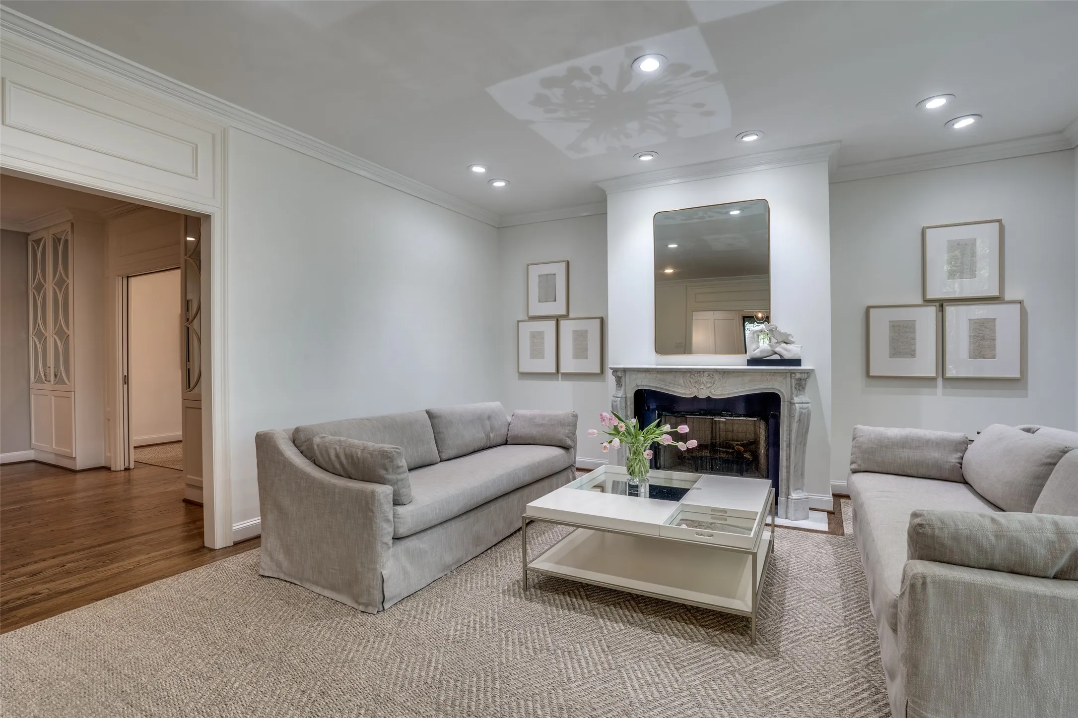Duplex For Rent in Dallas County , 4309 University Boulevard, University Park, Texas 75205, 3 Bedroom, 3 Bathroom, Garage spaces, 3,155 Sqft, built in 1951, mls#21300874, Real Estate Agent in University Park, Homes For Rent in Dallas county, Homes For Rent in University Park, Realtor in University Park Texas, Real Estate Brokerage Independent Realty Texas, Luminita Cordes Realtor