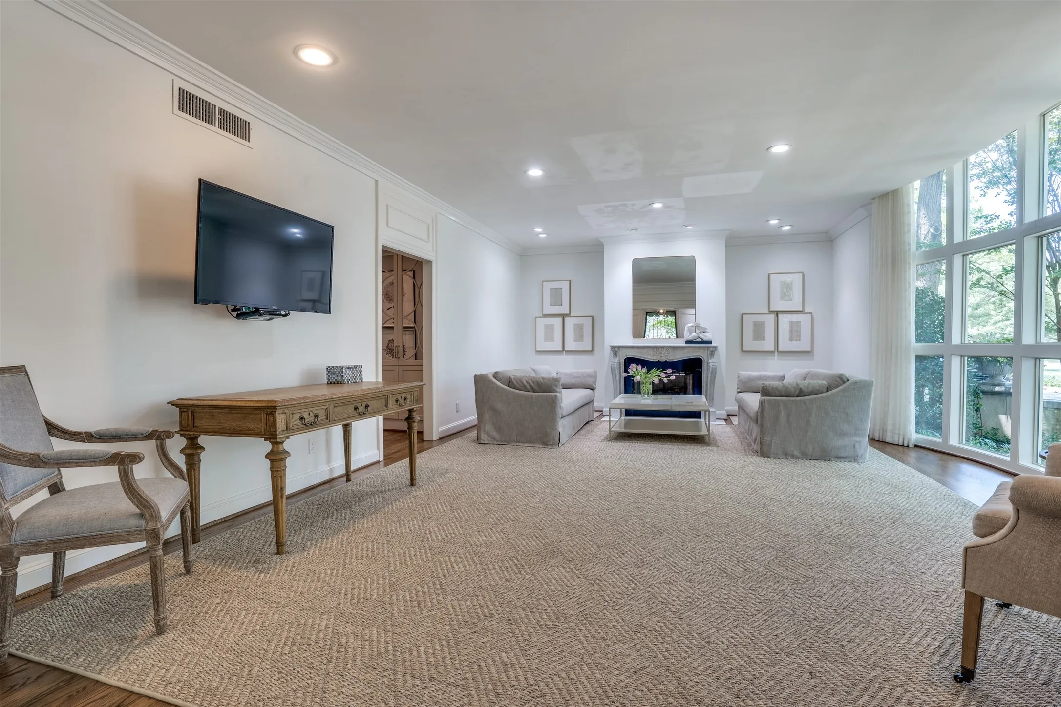 Duplex For Rent in Dallas County , 4309 University Boulevard, University Park, Texas 75205, 3 Bedroom, 3 Bathroom, Garage spaces, 3,155 Sqft, built in 1951, mls#21300874, Real Estate Agent in University Park, Homes For Rent in Dallas county, Homes For Rent in University Park, Realtor in University Park Texas, Real Estate Brokerage Independent Realty Texas, Luminita Cordes Realtor