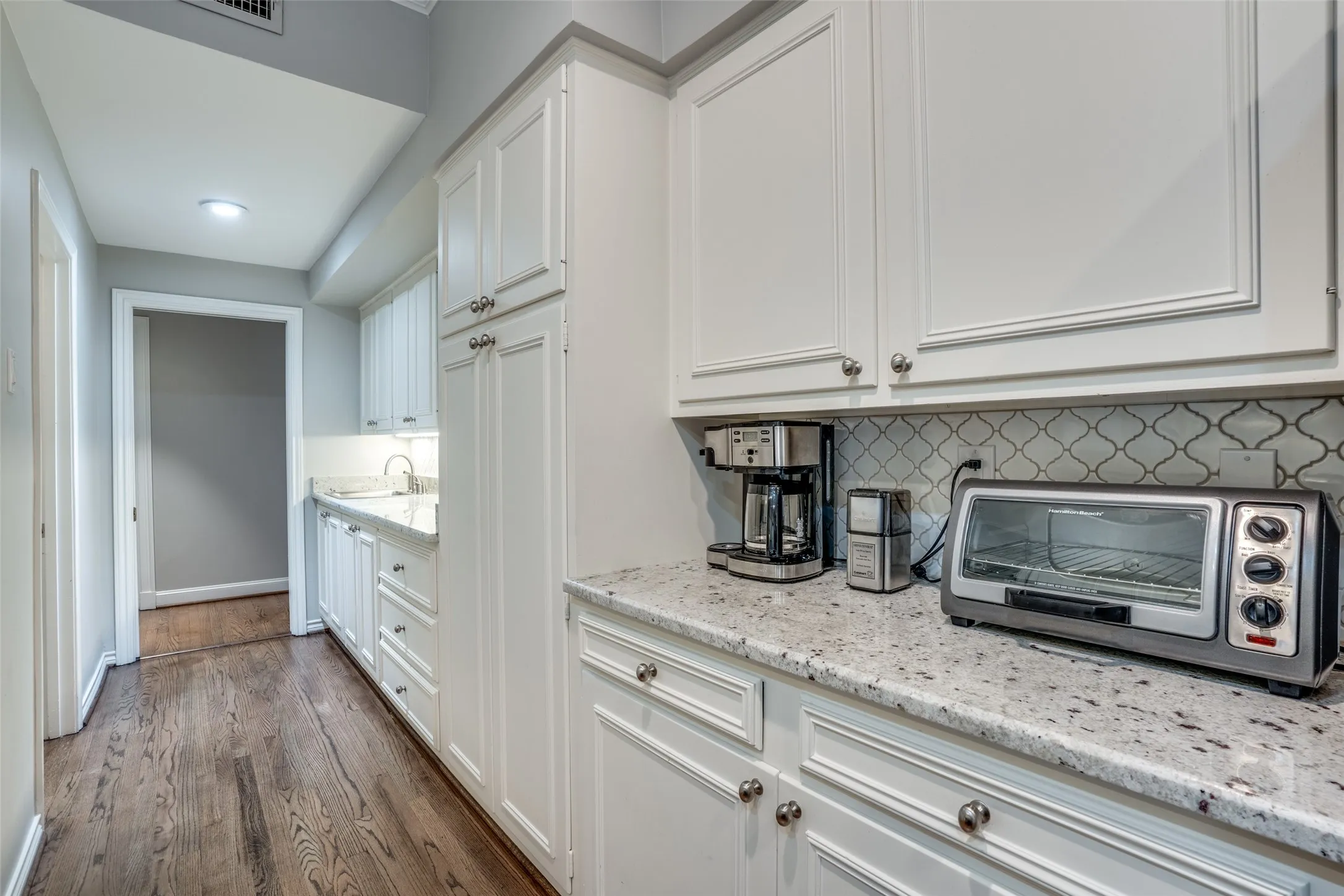 Duplex For Rent in Dallas County , 4309 University Boulevard, University Park, Texas 75205, 3 Bedroom, 3 Bathroom, Garage spaces, 3,155 Sqft, built in 1951, mls#21300874, Real Estate Agent in University Park, Homes For Rent in Dallas county, Homes For Rent in University Park, Realtor in University Park Texas, Real Estate Brokerage Independent Realty Texas, Luminita Cordes Realtor