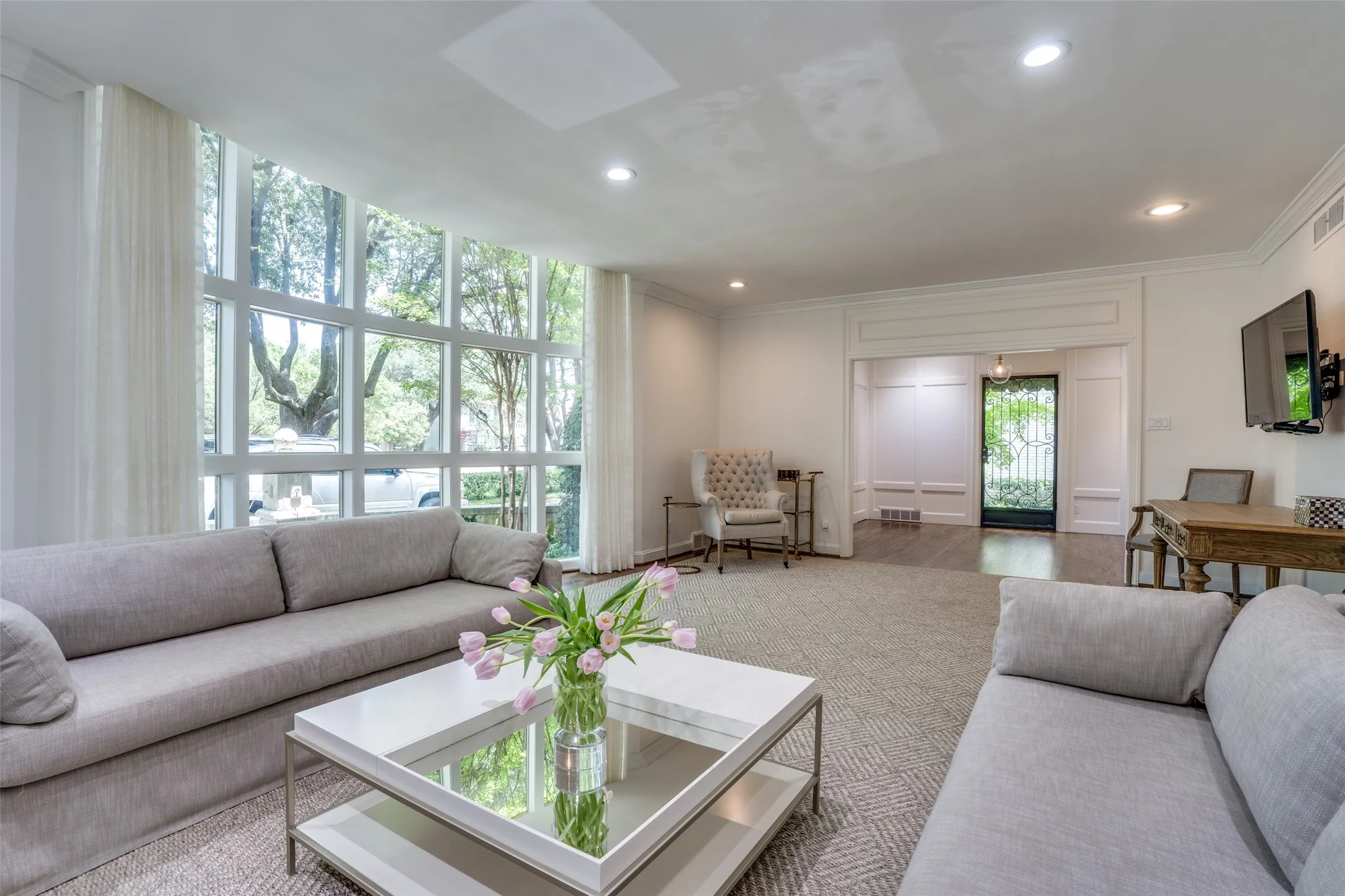 Duplex For Rent in Dallas County , 4309 University Boulevard, University Park, Texas 75205, 3 Bedroom, 3 Bathroom, Garage spaces, 3,155 Sqft, built in 1951, mls#21300874, Real Estate Agent in University Park, Homes For Rent in Dallas county, Homes For Rent in University Park, Realtor in University Park Texas, Real Estate Brokerage Independent Realty Texas, Luminita Cordes Realtor