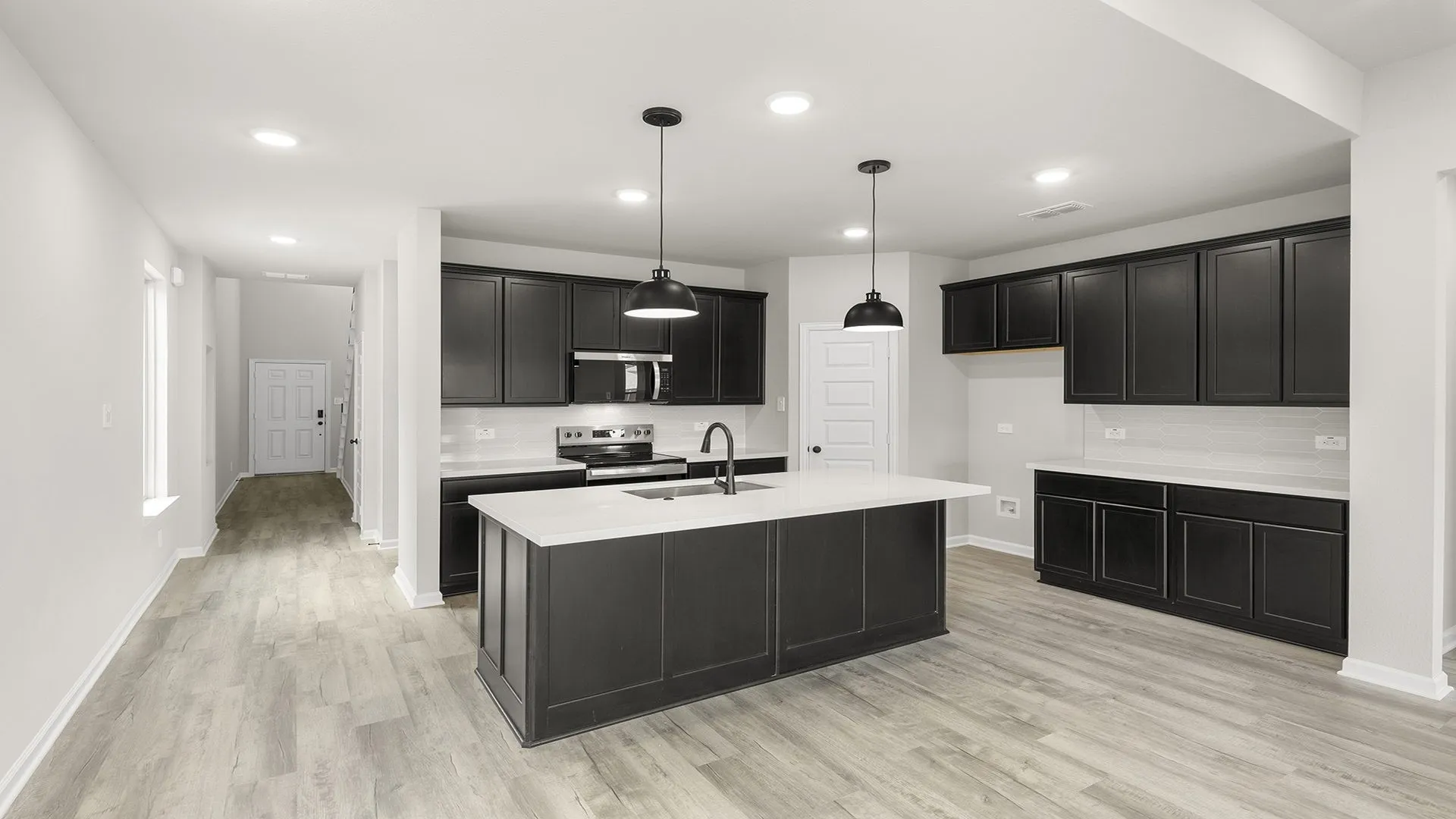 4_05. 1709 Meadow Crest - Kitchen (2)