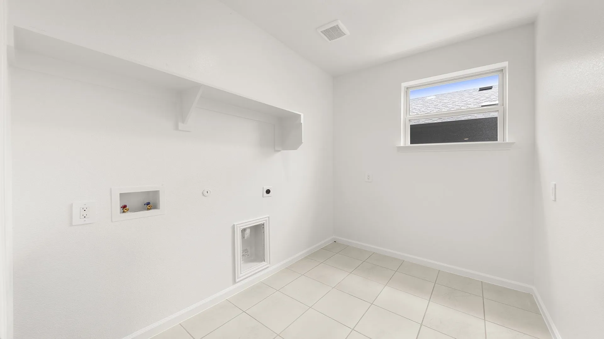 2_03. 1709 Meadow Crest - Utility